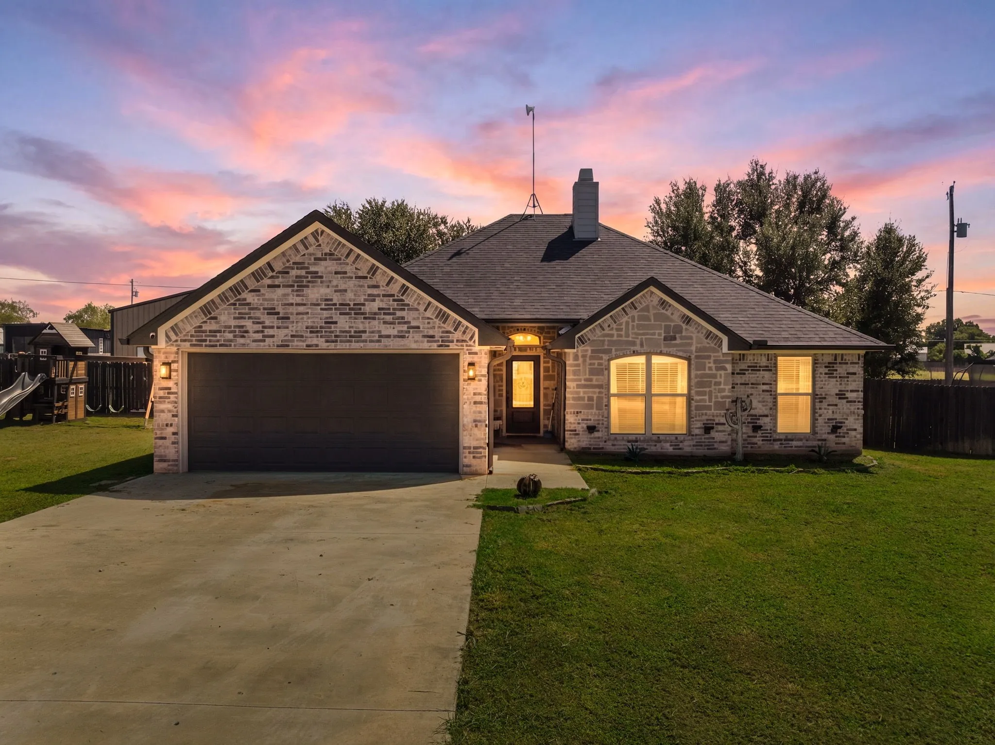 Single Family Residence For Sale in Hill County , 116 Wildcat Way, Whitney, Texas 76692, 3 Bedroom, 2 Bathroom, 2 Garage spaces, 1,483 Sqft, built in 2022, mls#21338379, Real Estate Agent in Whitney, Homes For Sale in Hill county, Homes For Sale in Whitney, Realtor in Whitney Texas, Real Estate Brokerage Independent Realty Texas, Luminita Cordes Realtor