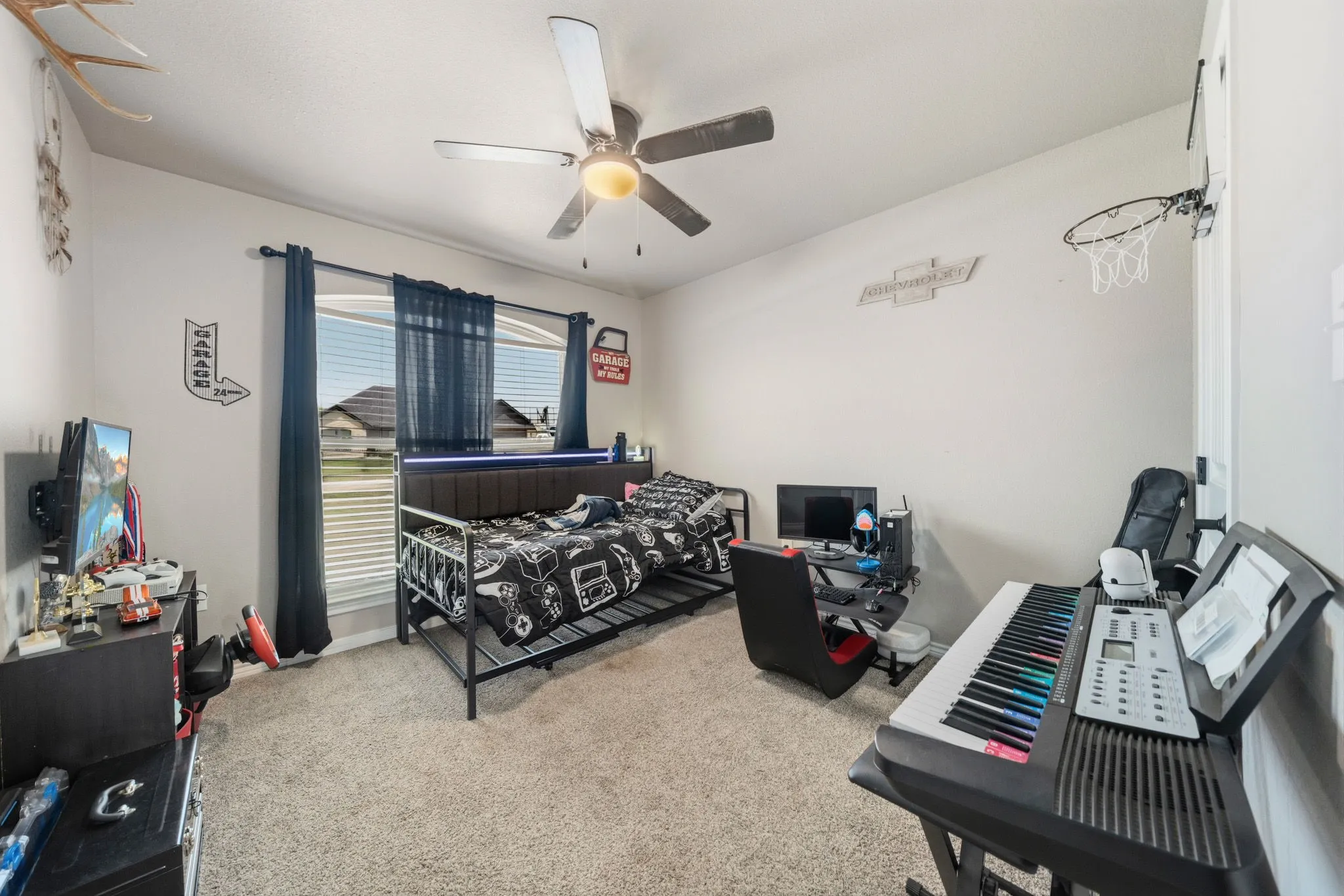 Bedroom 2 with carpet