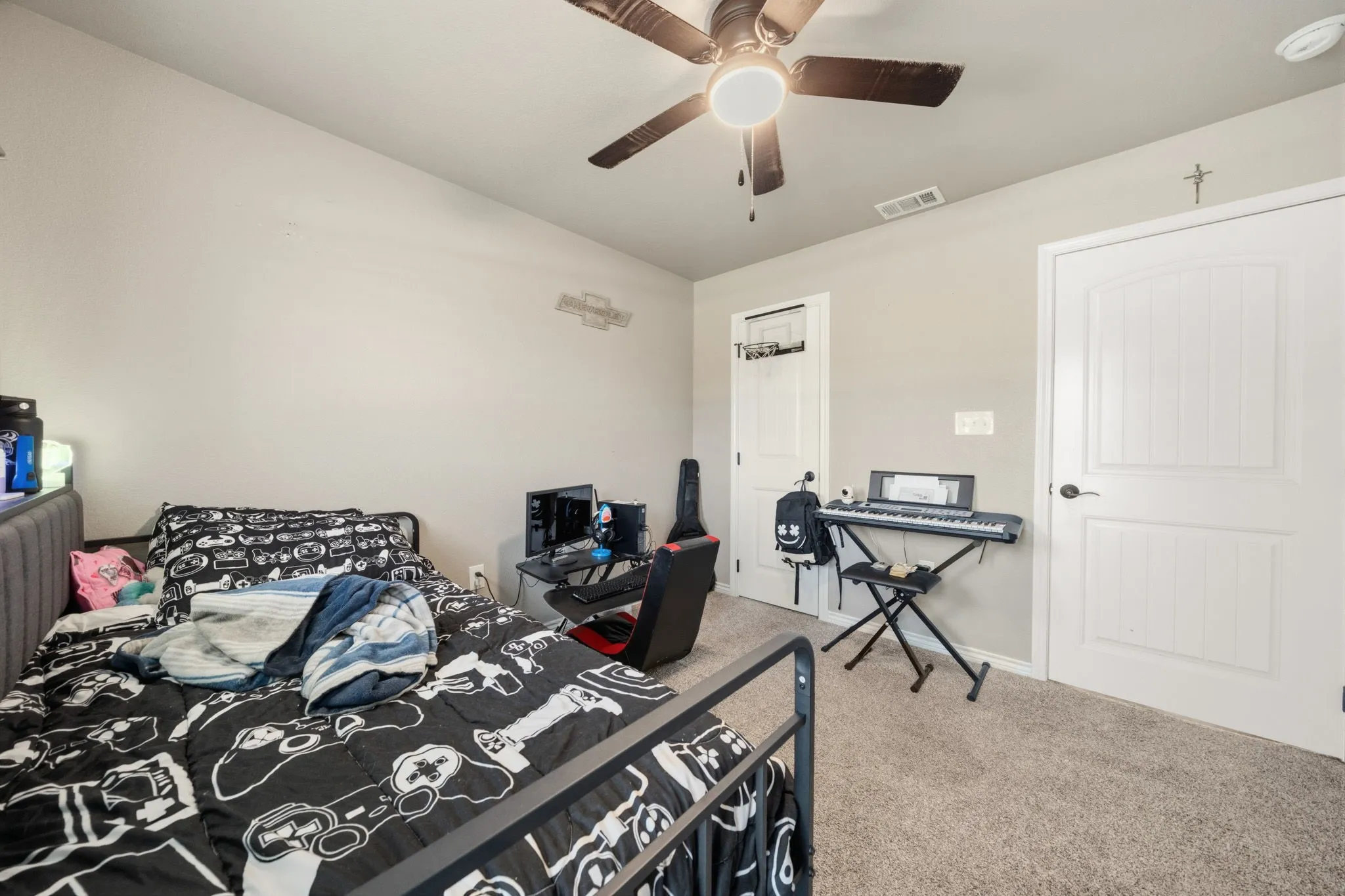 Bedroom 2 with carpet