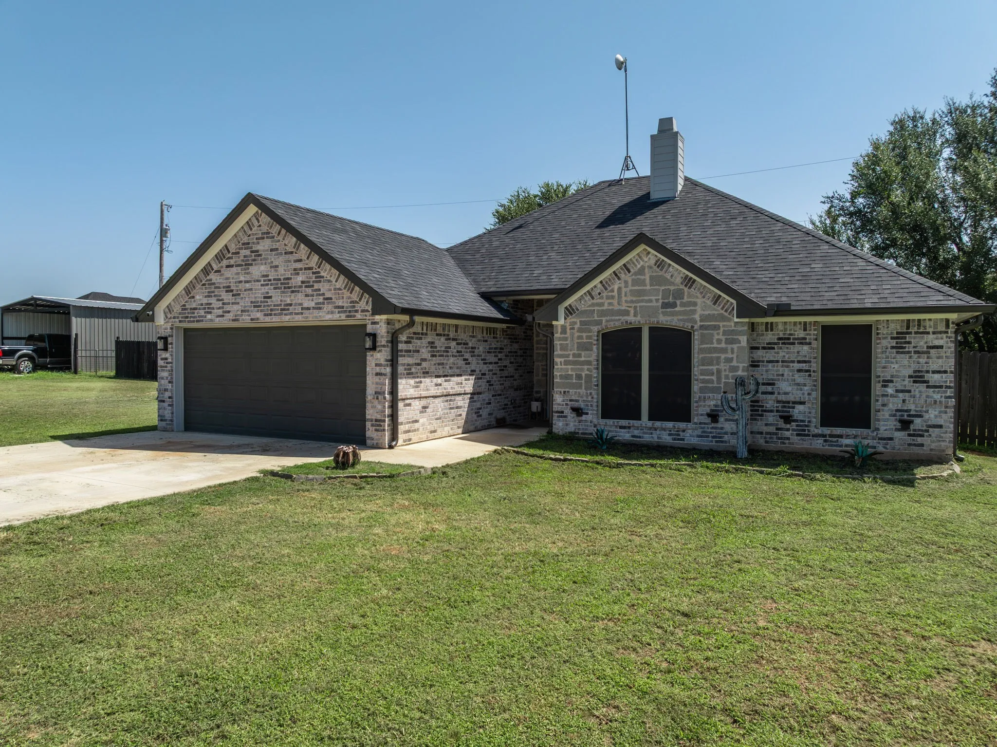 Single Family Residence For Sale in Hill County , 116 Wildcat Way, Whitney, Texas 76692, 3 Bedroom, 2 Bathroom, 2 Garage spaces, 1,483 Sqft, built in 2022, mls#21338379, Real Estate Agent in Whitney, Homes For Sale in Hill county, Homes For Sale in Whitney, Realtor in Whitney Texas, Real Estate Brokerage Independent Realty Texas, Luminita Cordes Realtor