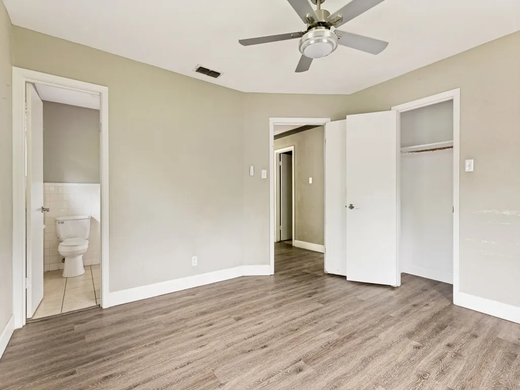 Single Family Residence For Sale in Tarrant County , 325 Walnut Avenue, Azle, Texas 76020, 4 Bedroom, 2 Bathroom, Garage spaces, 1,404 Sqft, built in 1976, Price $220,000, mls#21338024, Real Estate Agent in Azle, Homes For Sale in Tarrant county, Homes For Sale in Azle, Realtor in Azle Texas, Real Estate Brokerage Independent Realty Texas, Luminita Cordes Realtor