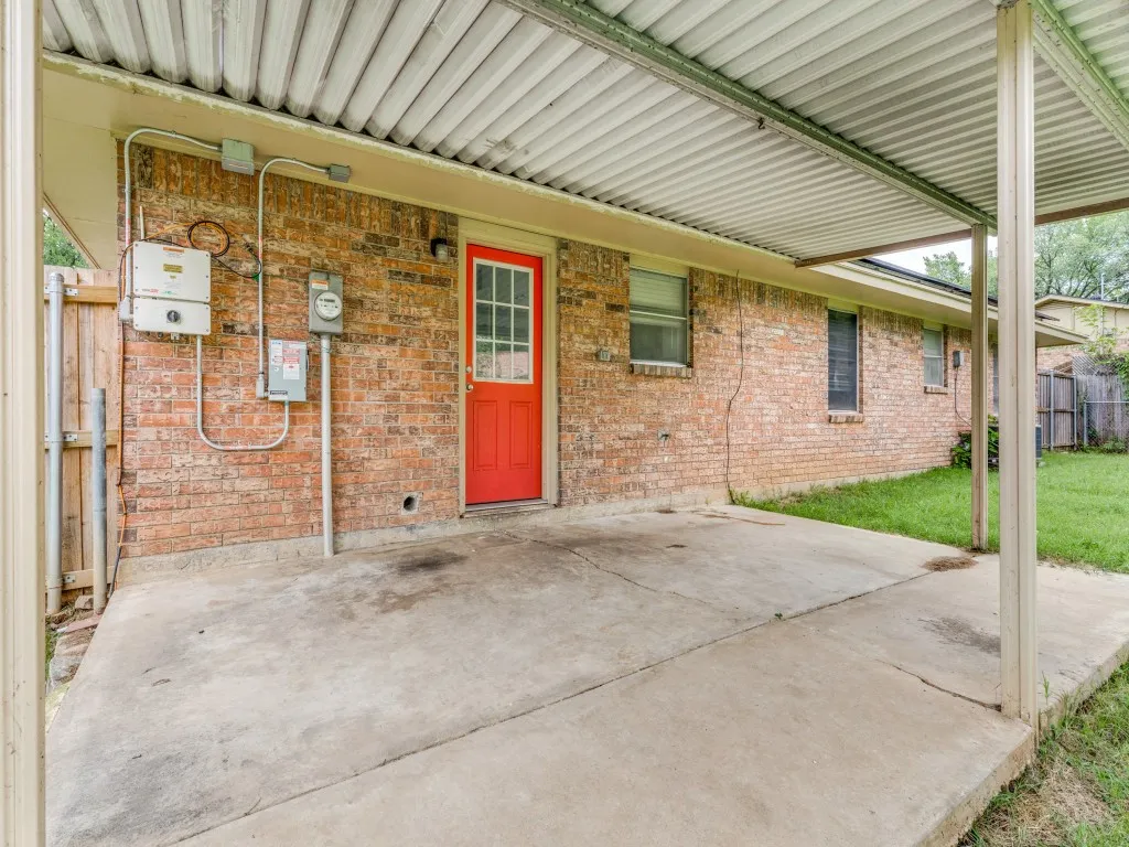 Single Family Residence For Sale in Tarrant County , 325 Walnut Avenue, Azle, Texas 76020, 4 Bedroom, 2 Bathroom, Garage spaces, 1,404 Sqft, built in 1976, Price $220,000, mls#21338024, Real Estate Agent in Azle, Homes For Sale in Tarrant county, Homes For Sale in Azle, Realtor in Azle Texas, Real Estate Brokerage Independent Realty Texas, Luminita Cordes Realtor