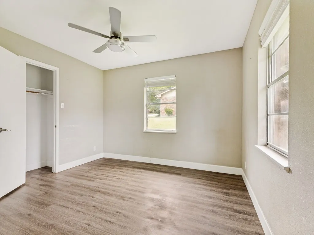 Single Family Residence For Sale in Tarrant County , 325 Walnut Avenue, Azle, Texas 76020, 4 Bedroom, 2 Bathroom, Garage spaces, 1,404 Sqft, built in 1976, Price $220,000, mls#21338024, Real Estate Agent in Azle, Homes For Sale in Tarrant county, Homes For Sale in Azle, Realtor in Azle Texas, Real Estate Brokerage Independent Realty Texas, Luminita Cordes Realtor