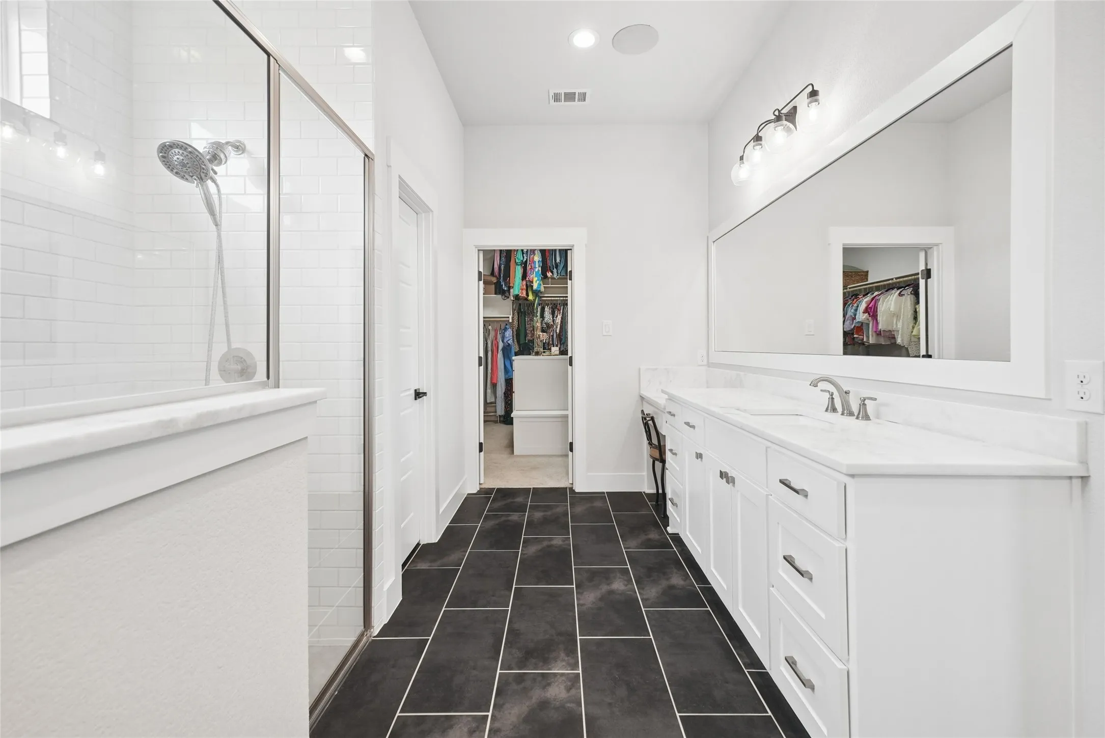 Single Family Residence For Sale in Ellis County , 6981 Cedar Court, Ovilla, Texas 75154, 4 Bedroom, 4 Bathroom, 3 Garage spaces, 3,246 Sqft, built in 2019, mls#21340237, Real Estate Agent in Ovilla, Homes For Sale in Ellis county, Homes For Sale in Ovilla, Realtor in Ovilla Texas, Real Estate Brokerage Independent Realty Texas, Luminita Cordes Realtor