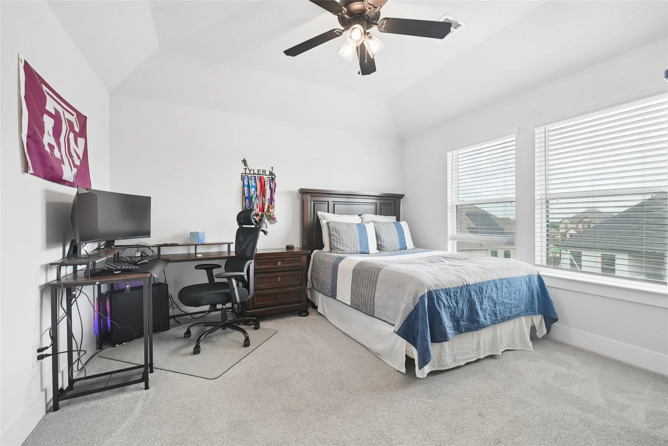 Single Family Residence For Sale in Ellis County , 6981 Cedar Court, Ovilla, Texas 75154, 4 Bedroom, 4 Bathroom, 3 Garage spaces, 3,246 Sqft, built in 2019, mls#21340237, Real Estate Agent in Ovilla, Homes For Sale in Ellis county, Homes For Sale in Ovilla, Realtor in Ovilla Texas, Real Estate Brokerage Independent Realty Texas, Luminita Cordes Realtor