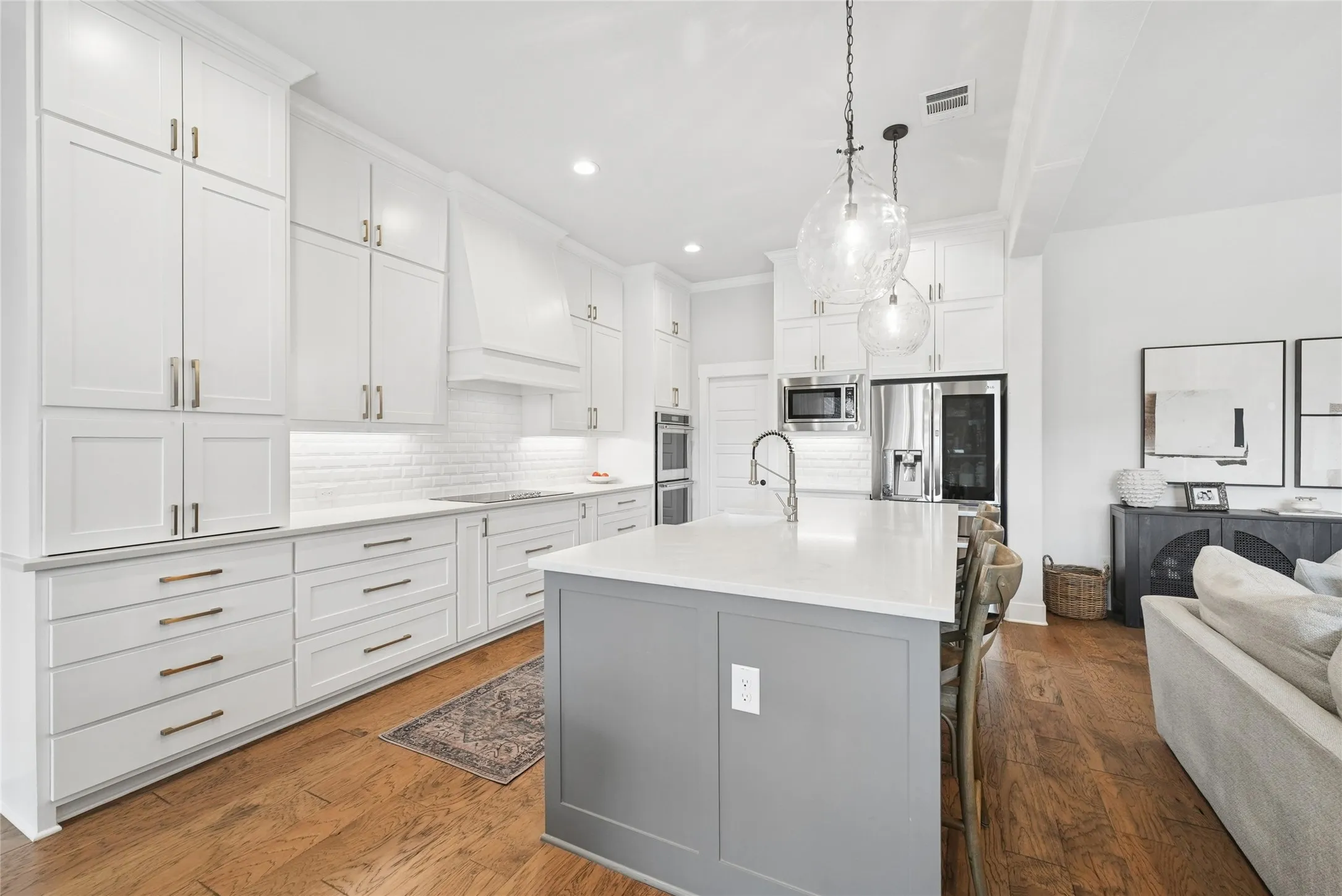 Single Family Residence For Sale in Ellis County , 6981 Cedar Court, Ovilla, Texas 75154, 4 Bedroom, 4 Bathroom, 3 Garage spaces, 3,246 Sqft, built in 2019, mls#21340237, Real Estate Agent in Ovilla, Homes For Sale in Ellis county, Homes For Sale in Ovilla, Realtor in Ovilla Texas, Real Estate Brokerage Independent Realty Texas, Luminita Cordes Realtor