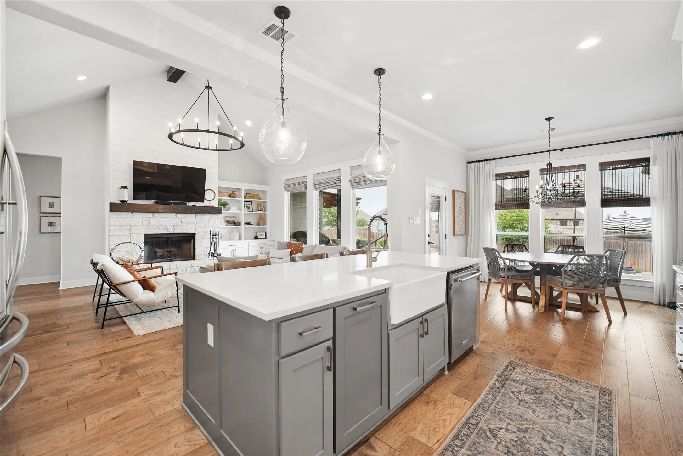 Single Family Residence For Sale in Ellis County , 6981 Cedar Court, Ovilla, Texas 75154, 4 Bedroom, 4 Bathroom, 3 Garage spaces, 3,246 Sqft, built in 2019, mls#21340237, Real Estate Agent in Ovilla, Homes For Sale in Ellis county, Homes For Sale in Ovilla, Realtor in Ovilla Texas, Real Estate Brokerage Independent Realty Texas, Luminita Cordes Realtor