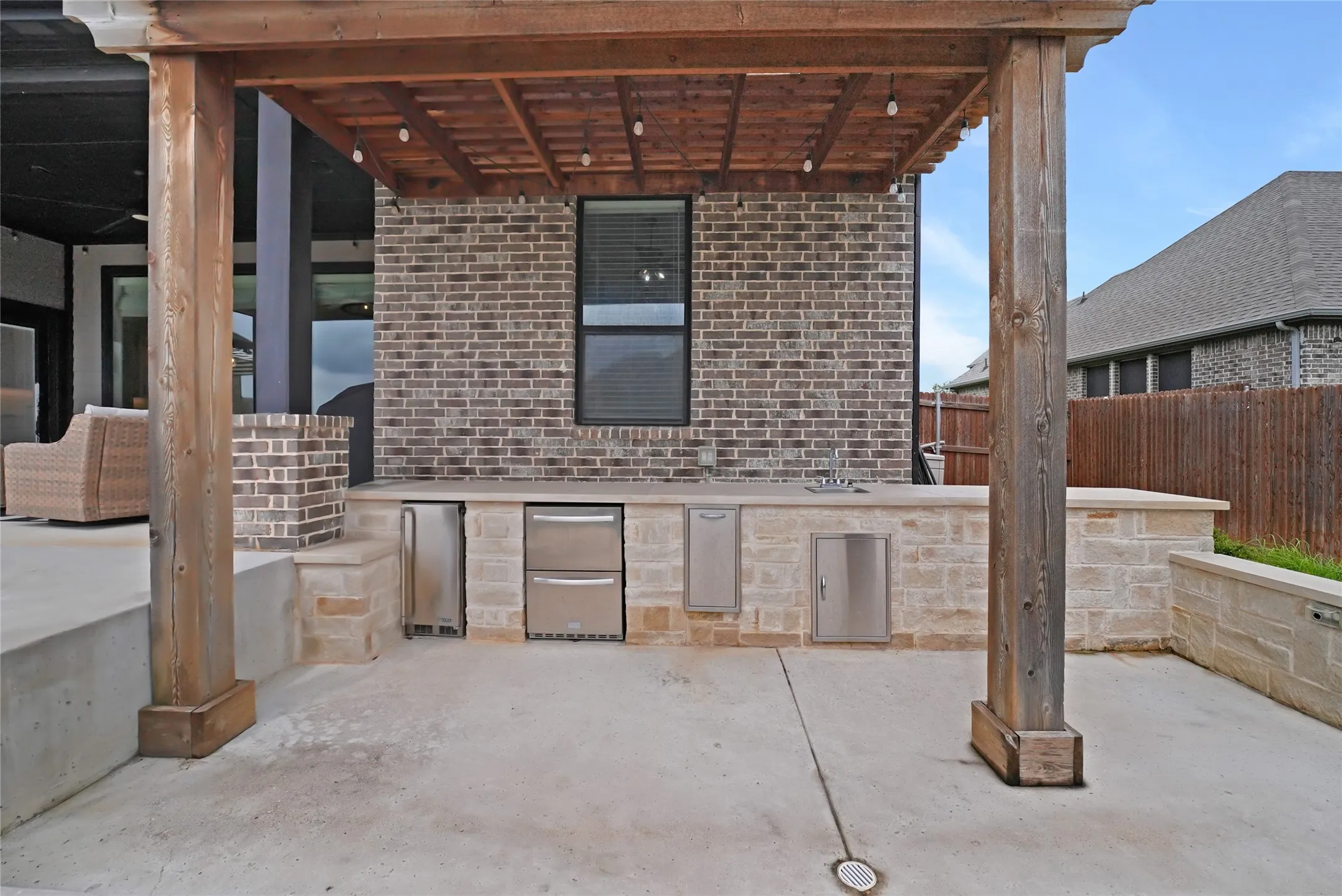 Single Family Residence For Sale in Ellis County , 6981 Cedar Court, Ovilla, Texas 75154, 4 Bedroom, 4 Bathroom, 3 Garage spaces, 3,246 Sqft, built in 2019, mls#21340237, Real Estate Agent in Ovilla, Homes For Sale in Ellis county, Homes For Sale in Ovilla, Realtor in Ovilla Texas, Real Estate Brokerage Independent Realty Texas, Luminita Cordes Realtor