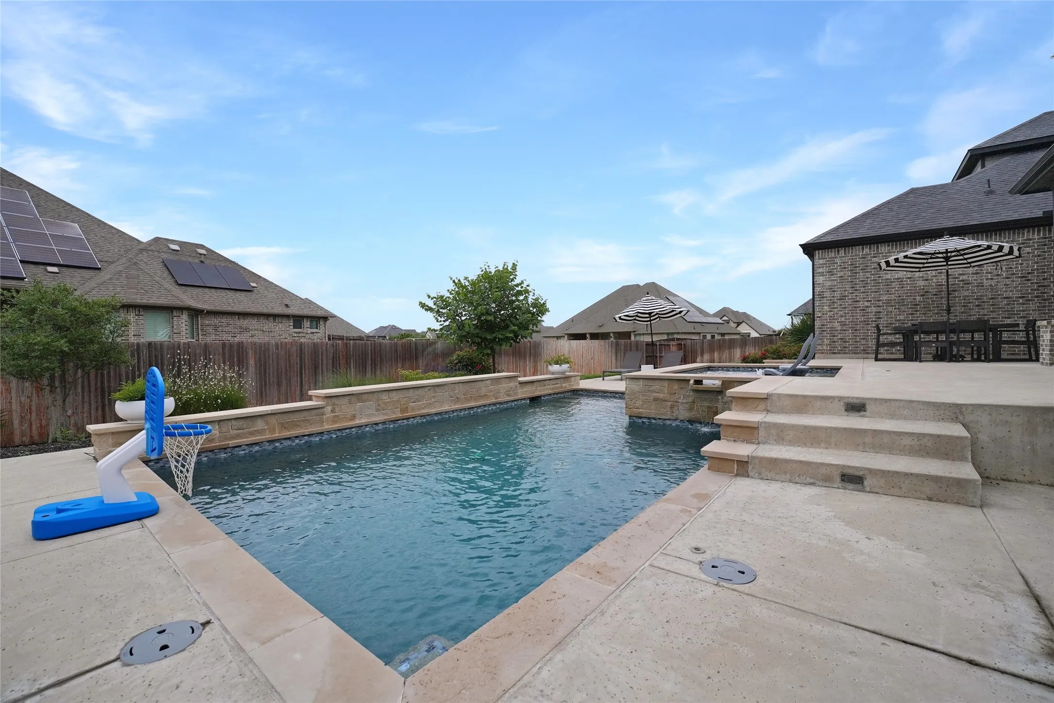 Single Family Residence For Sale in Ellis County , 6981 Cedar Court, Ovilla, Texas 75154, 4 Bedroom, 4 Bathroom, 3 Garage spaces, 3,246 Sqft, built in 2019, mls#21340237, Real Estate Agent in Ovilla, Homes For Sale in Ellis county, Homes For Sale in Ovilla, Realtor in Ovilla Texas, Real Estate Brokerage Independent Realty Texas, Luminita Cordes Realtor