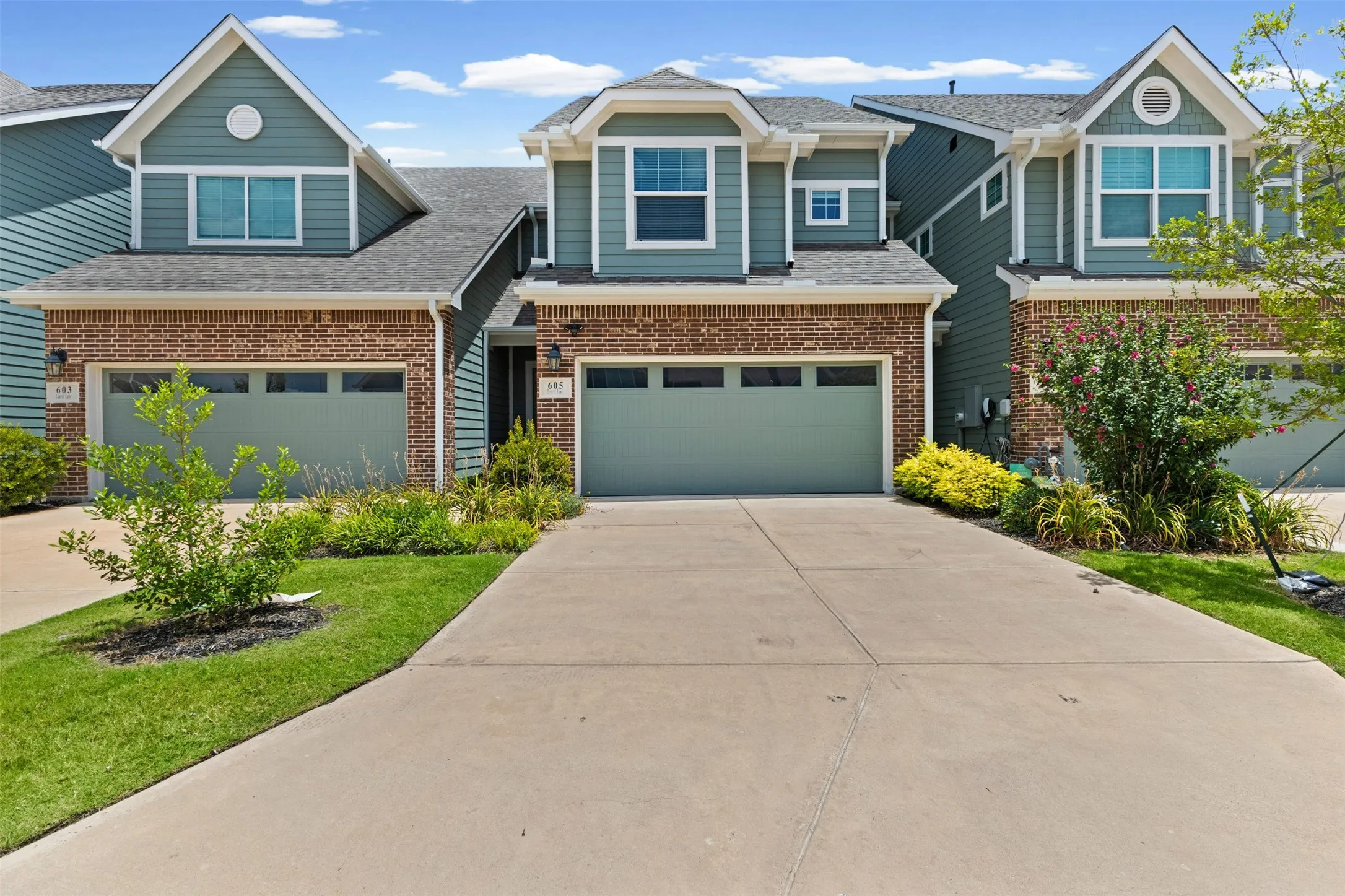 Townhouse For Sale in Collin County , 605 Laurel Lane, Wylie, Texas 75098, 3 Bedrooms, 3 Bathrooms, 2 Garage spaces, 1,753 Sqft, built in 2021, Price $415,000, mls#21340803, Real Estate Agent in Wylie, Homes For Sale in Collin county, Homes For Sale in Wylie, Realtor in Wylie Texas, Real Estate Brokerage Independent Realty Texas, Luminita Cordes Realtor