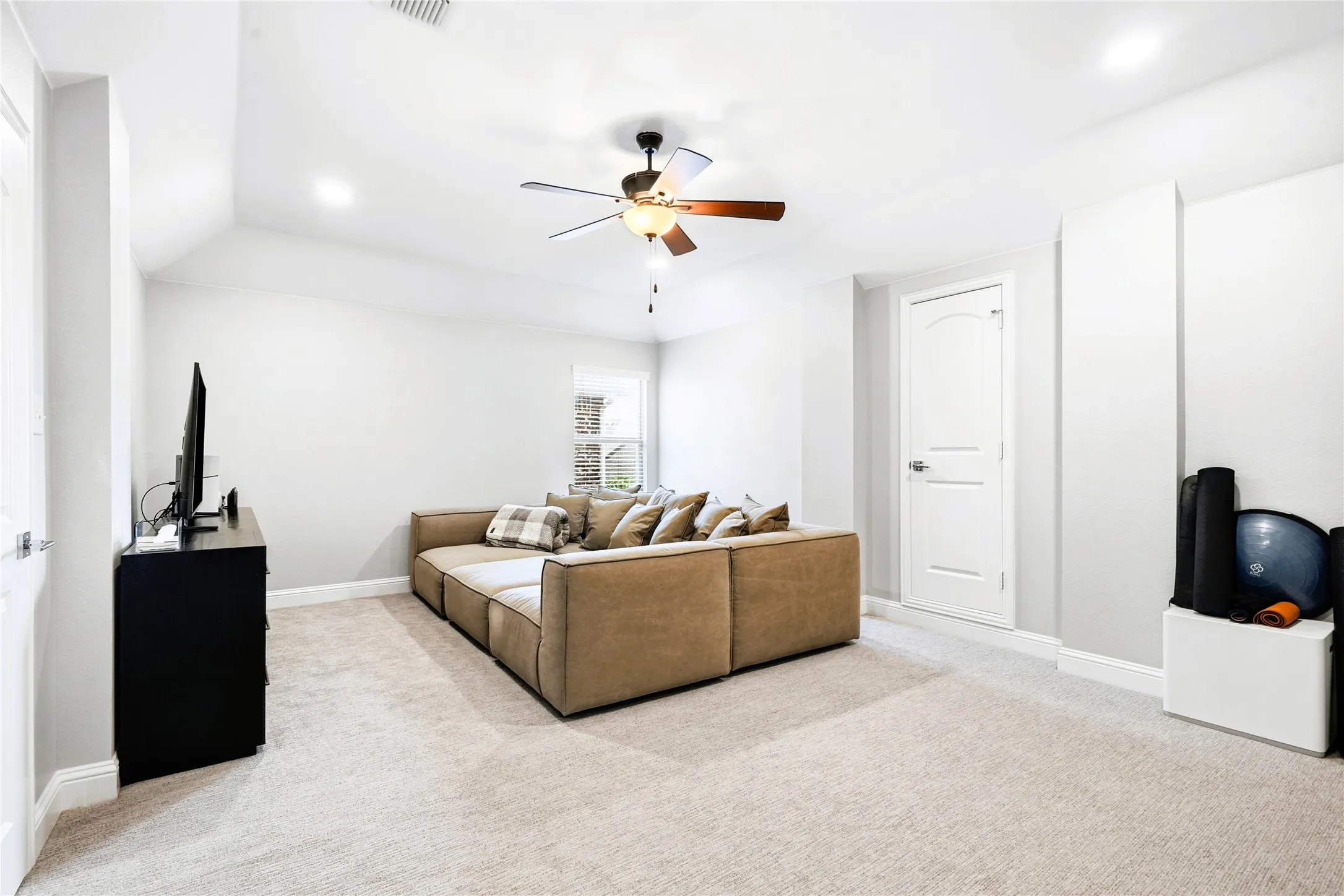 Single Family Residence For Sale in Dallas County , 704 Davinci Court, Coppell, Texas 75019, 4 Bedroom, 3 Bathroom, 2 Garage spaces, 2,572 Sqft, built in 2013, mls#21338250, Real Estate Agent in Coppell, Homes For Sale in Dallas county, Homes For Sale in Coppell, Realtor in Coppell Texas, Real Estate Brokerage Independent Realty Texas, Luminita Cordes Realtor