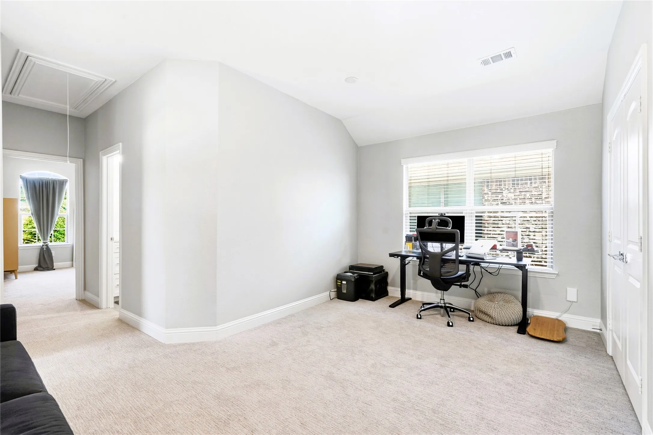 Single Family Residence For Sale in Dallas County , 704 Davinci Court, Coppell, Texas 75019, 4 Bedroom, 3 Bathroom, 2 Garage spaces, 2,572 Sqft, built in 2013, mls#21338250, Real Estate Agent in Coppell, Homes For Sale in Dallas county, Homes For Sale in Coppell, Realtor in Coppell Texas, Real Estate Brokerage Independent Realty Texas, Luminita Cordes Realtor
