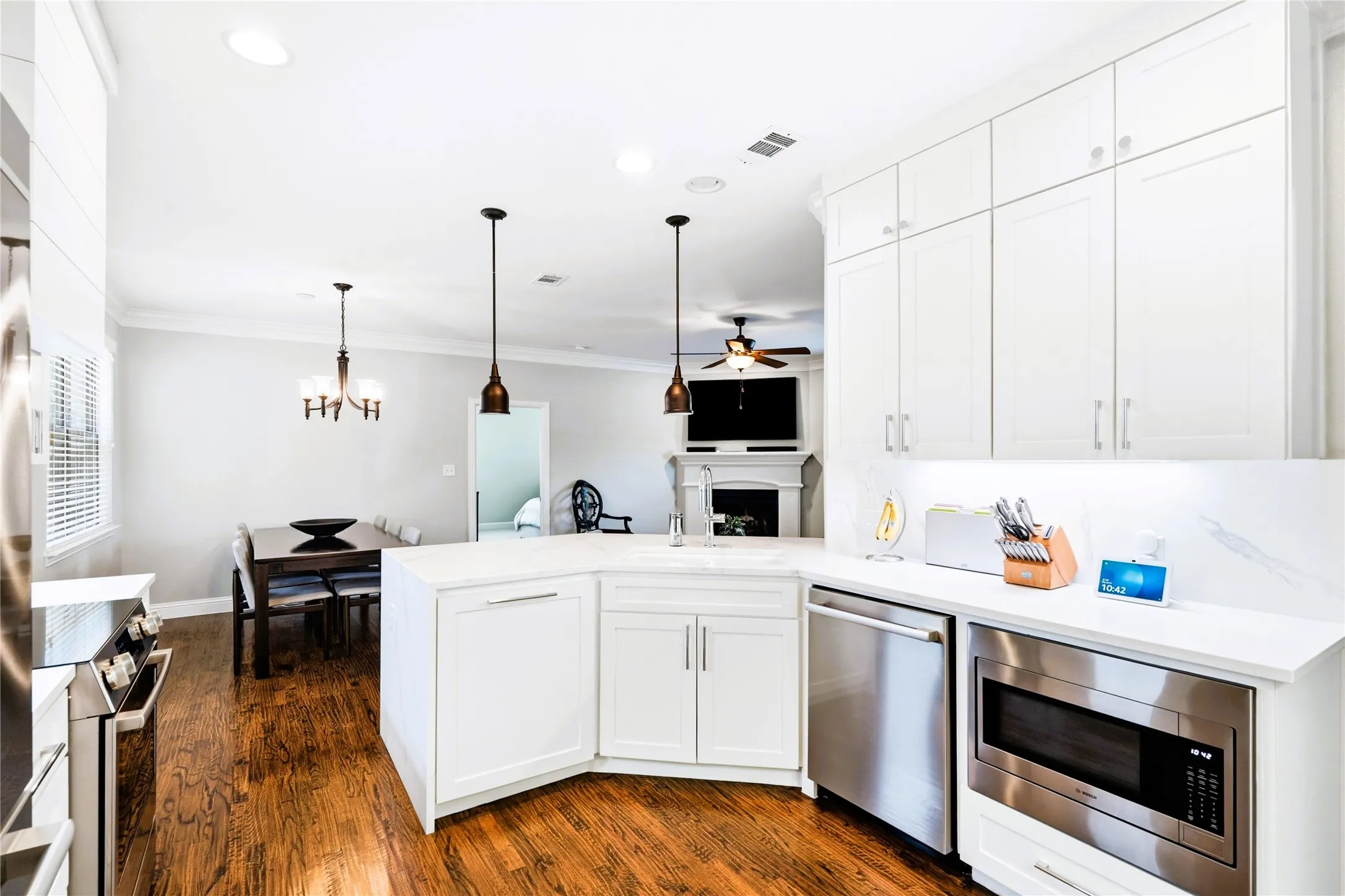 Single Family Residence For Sale in Dallas County , 704 Davinci Court, Coppell, Texas 75019, 4 Bedroom, 3 Bathroom, 2 Garage spaces, 2,572 Sqft, built in 2013, mls#21338250, Real Estate Agent in Coppell, Homes For Sale in Dallas county, Homes For Sale in Coppell, Realtor in Coppell Texas, Real Estate Brokerage Independent Realty Texas, Luminita Cordes Realtor