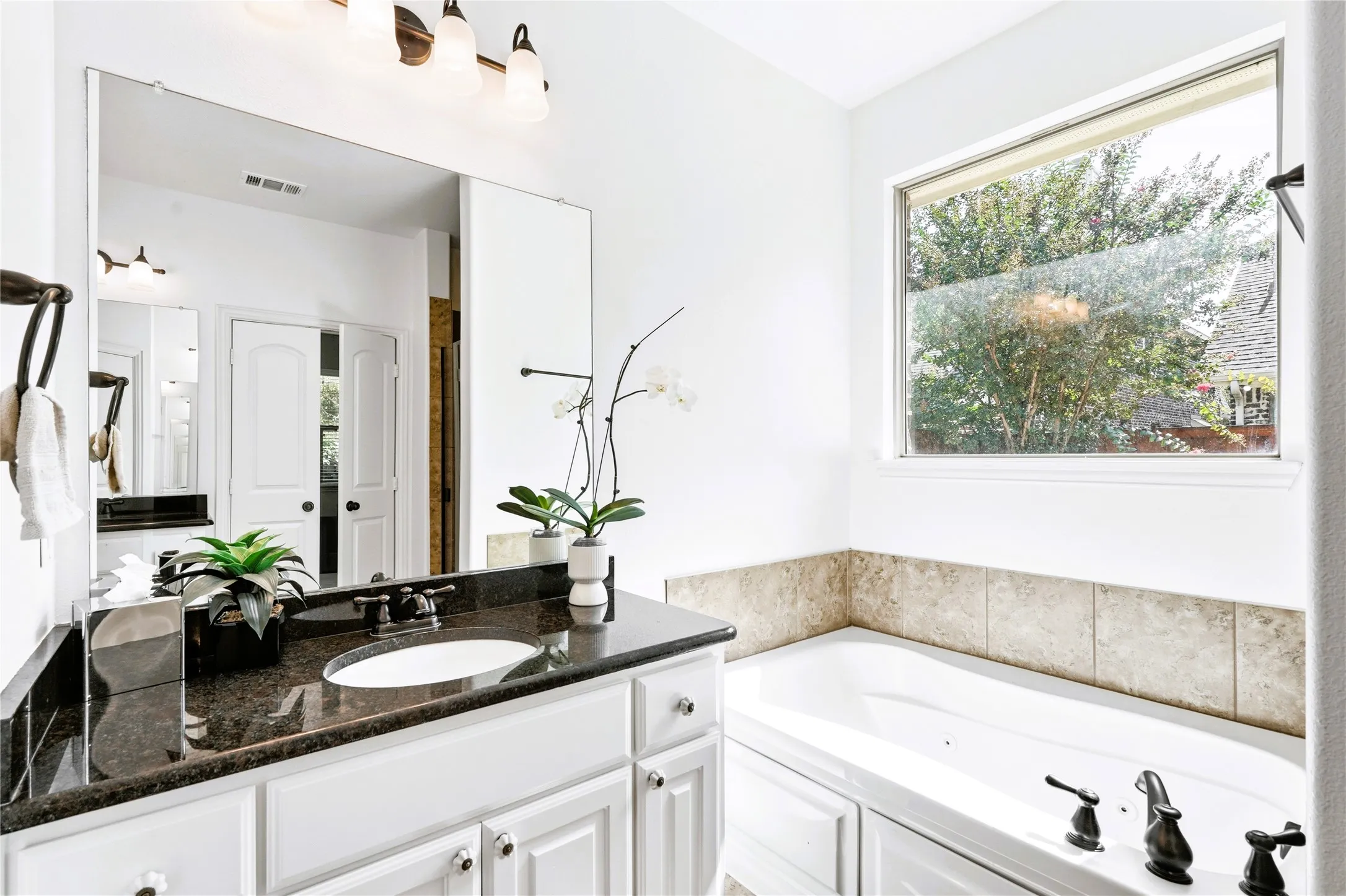 Single Family Residence For Sale in Dallas County , 704 Davinci Court, Coppell, Texas 75019, 4 Bedroom, 3 Bathroom, 2 Garage spaces, 2,572 Sqft, built in 2013, mls#21338250, Real Estate Agent in Coppell, Homes For Sale in Dallas county, Homes For Sale in Coppell, Realtor in Coppell Texas, Real Estate Brokerage Independent Realty Texas, Luminita Cordes Realtor