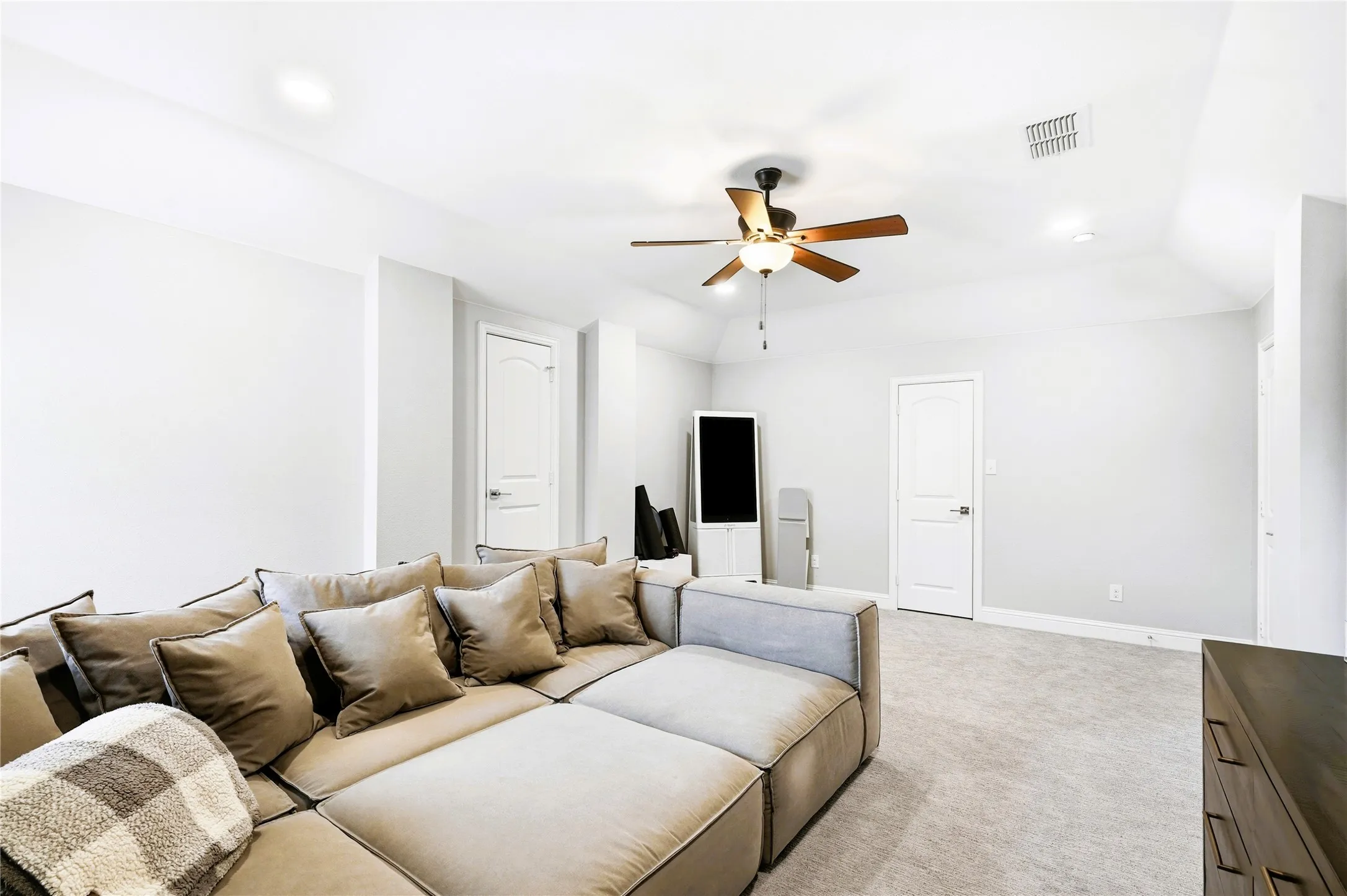 Single Family Residence For Sale in Dallas County , 704 Davinci Court, Coppell, Texas 75019, 4 Bedroom, 3 Bathroom, 2 Garage spaces, 2,572 Sqft, built in 2013, mls#21338250, Real Estate Agent in Coppell, Homes For Sale in Dallas county, Homes For Sale in Coppell, Realtor in Coppell Texas, Real Estate Brokerage Independent Realty Texas, Luminita Cordes Realtor