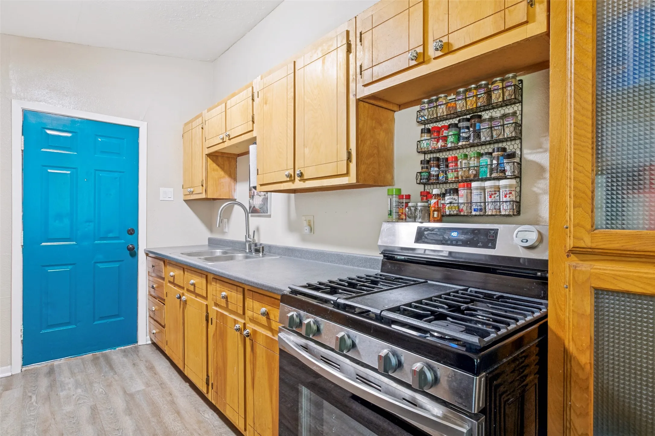 Single Family Residence For Sale in Dallas County , 917 Grande Drive, Mesquite, Texas 75149, 3 Bedroom, 1 Bathroom, Garage spaces, 925 Sqft, built in 1955, mls#21340804, Real Estate Agent in Mesquite, Homes For Sale in Dallas county, Homes For Sale in Mesquite, Realtor in Mesquite Texas, Real Estate Brokerage Independent Realty Texas, Luminita Cordes Realtor