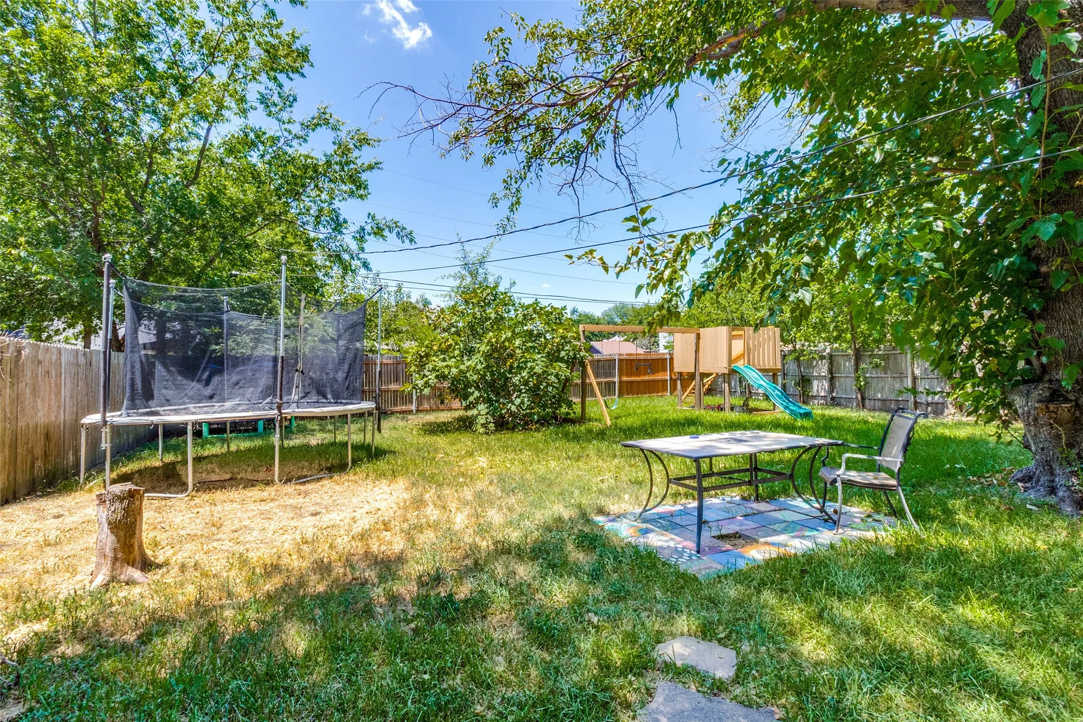 Single Family Residence For Sale in Dallas County , 917 Grande Drive, Mesquite, Texas 75149, 3 Bedroom, 1 Bathroom, Garage spaces, 925 Sqft, built in 1955, mls#21340804, Real Estate Agent in Mesquite, Homes For Sale in Dallas county, Homes For Sale in Mesquite, Realtor in Mesquite Texas, Real Estate Brokerage Independent Realty Texas, Luminita Cordes Realtor
