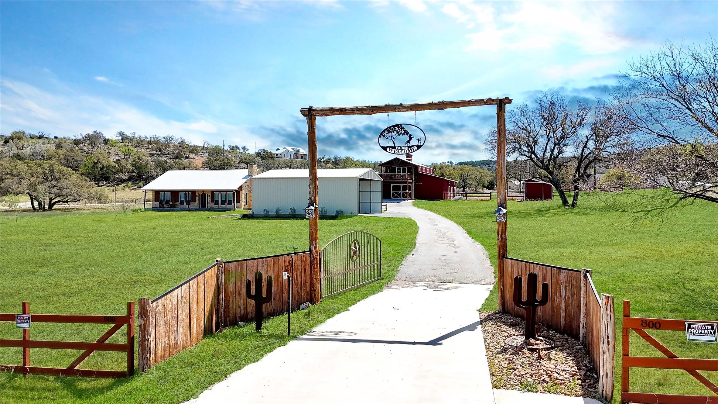 Farm For Sale in Burnet County , 800 Quarter Horse Circle, Kingsland, Texas 78639, 3 Bedroom, 2 Bathroom, Garage spaces, 2,240 Sqft, built in 2014, mls#21340815, Real Estate Agent in Kingsland, Homes For Sale in Burnet county, Homes For Sale in Kingsland, Realtor in Kingsland Texas, Real Estate Brokerage Independent Realty Texas, Luminita Cordes Realtor