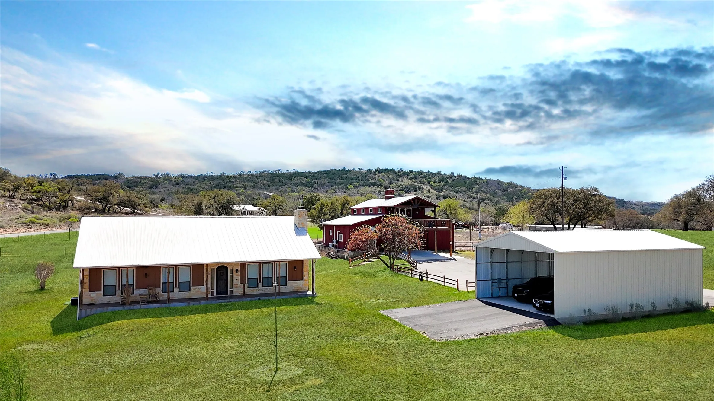 Farm For Sale in Burnet County , 800 Quarter Horse Circle, Kingsland, Texas 78639, 3 Bedroom, 2 Bathroom, Garage spaces, 2,240 Sqft, built in 2014, mls#21340815, Real Estate Agent in Kingsland, Homes For Sale in Burnet county, Homes For Sale in Kingsland, Realtor in Kingsland Texas, Real Estate Brokerage Independent Realty Texas, Luminita Cordes Realtor