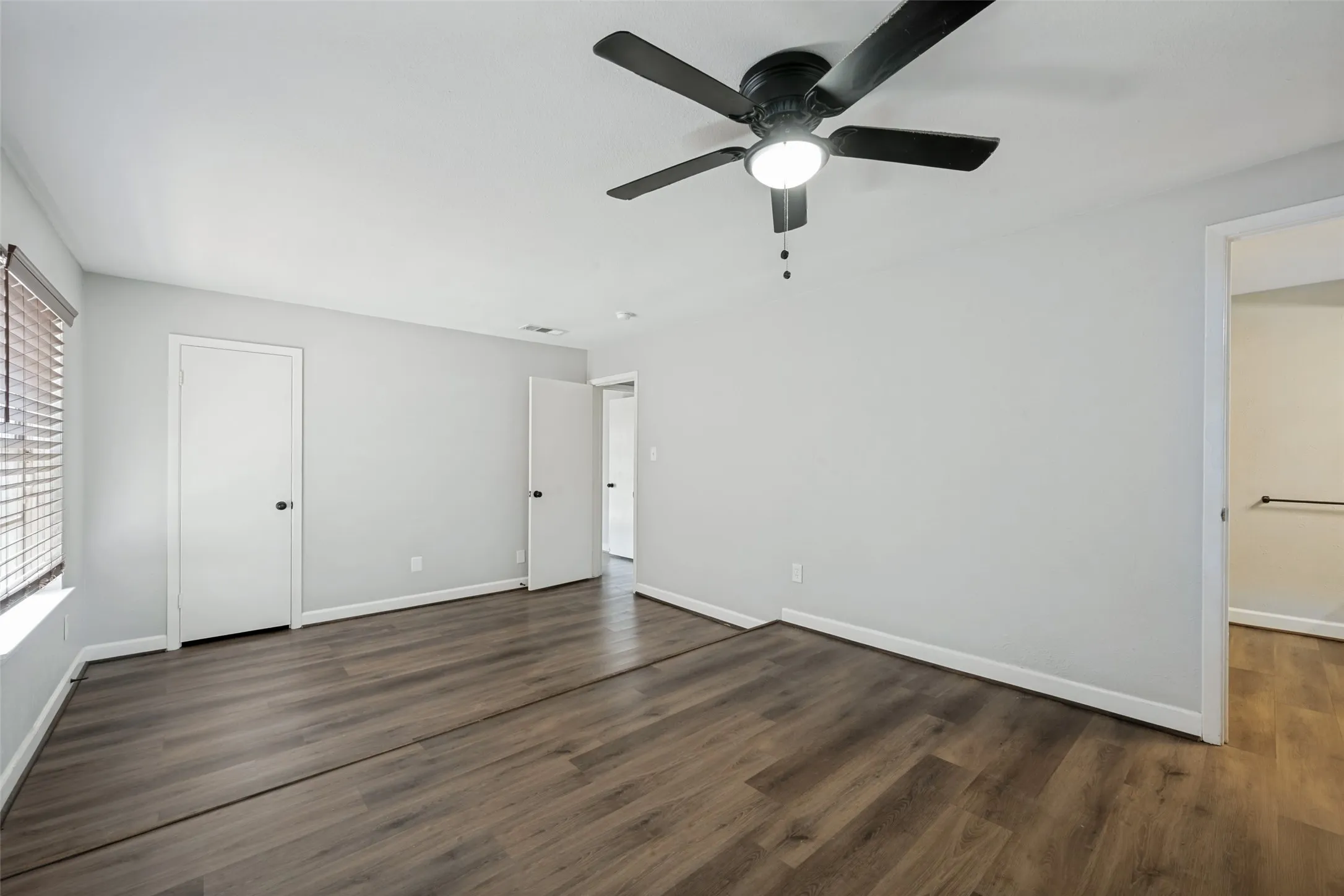 Single Family Residence For Rent in Tarrant County , 7501 Bermejo Road, Fort Worth, Texas 76112, 3 Bedroom, 2 Bathroom, 2 Garage spaces, 1,367 Sqft, built in 1974, mls#21340817, Real Estate Agent in Fort Worth, Homes For Rent in Tarrant county, Homes For Rent in Fort Worth, Realtor in Fort Worth Texas, Real Estate Brokerage Independent Realty Texas, Luminita Cordes Realtor
