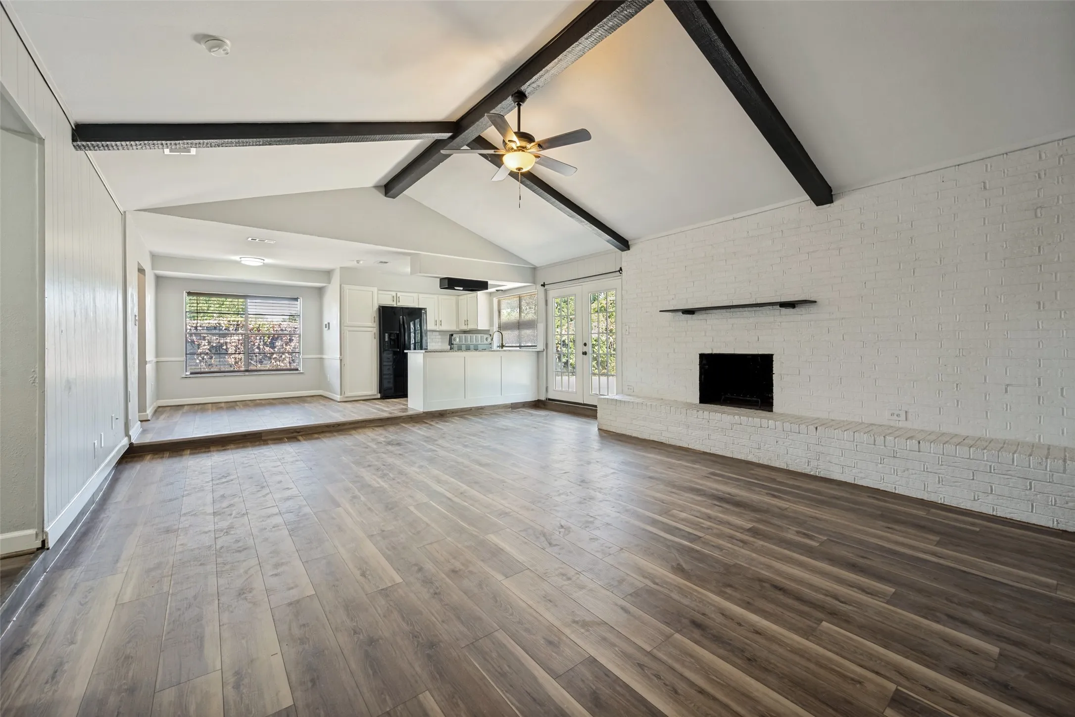 Single Family Residence For Rent in Tarrant County , 7501 Bermejo Road, Fort Worth, Texas 76112, 3 Bedroom, 2 Bathroom, 2 Garage spaces, 1,367 Sqft, built in 1974, mls#21340817, Real Estate Agent in Fort Worth, Homes For Rent in Tarrant county, Homes For Rent in Fort Worth, Realtor in Fort Worth Texas, Real Estate Brokerage Independent Realty Texas, Luminita Cordes Realtor