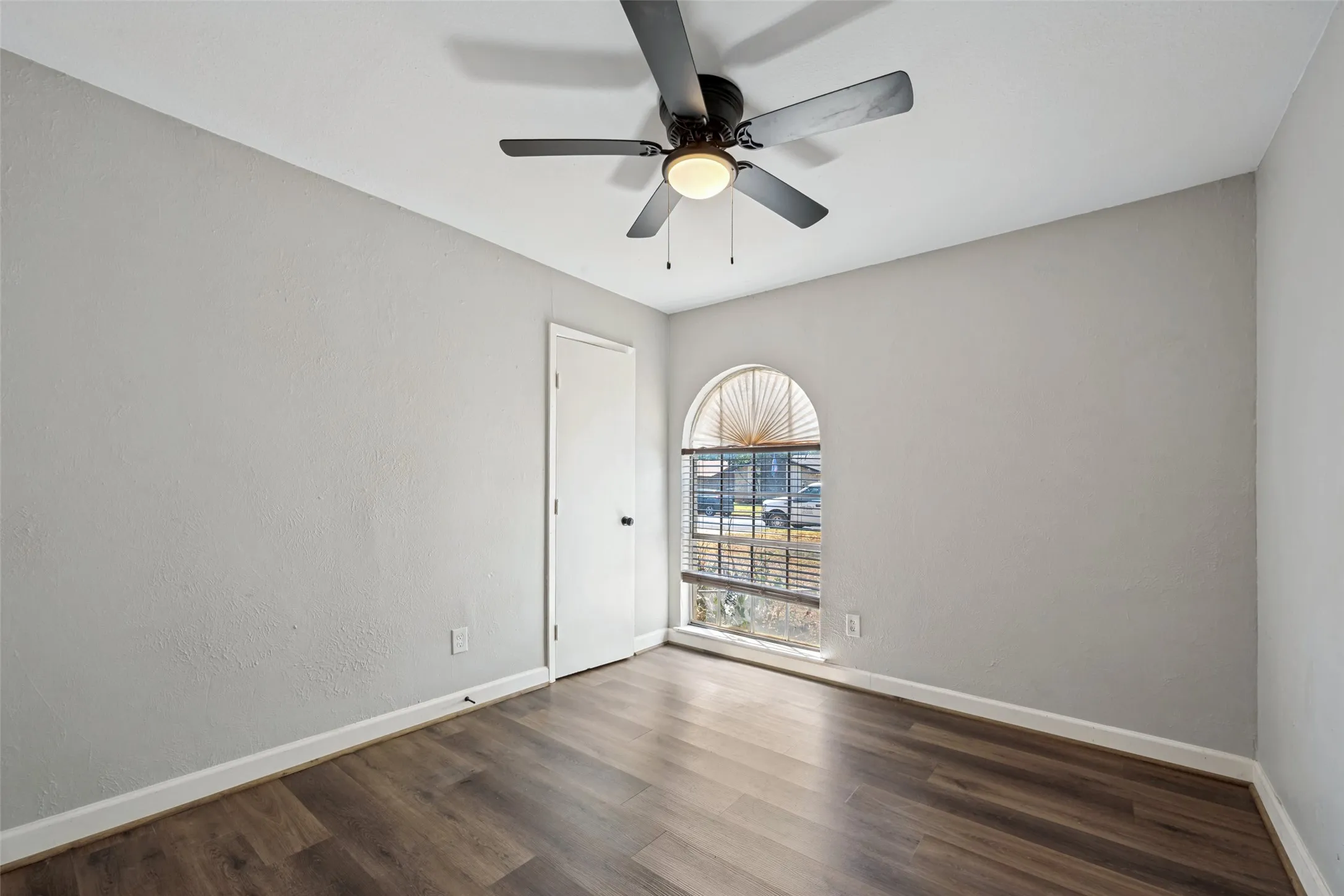 Single Family Residence For Rent in Tarrant County , 7501 Bermejo Road, Fort Worth, Texas 76112, 3 Bedroom, 2 Bathroom, 2 Garage spaces, 1,367 Sqft, built in 1974, mls#21340817, Real Estate Agent in Fort Worth, Homes For Rent in Tarrant county, Homes For Rent in Fort Worth, Realtor in Fort Worth Texas, Real Estate Brokerage Independent Realty Texas, Luminita Cordes Realtor