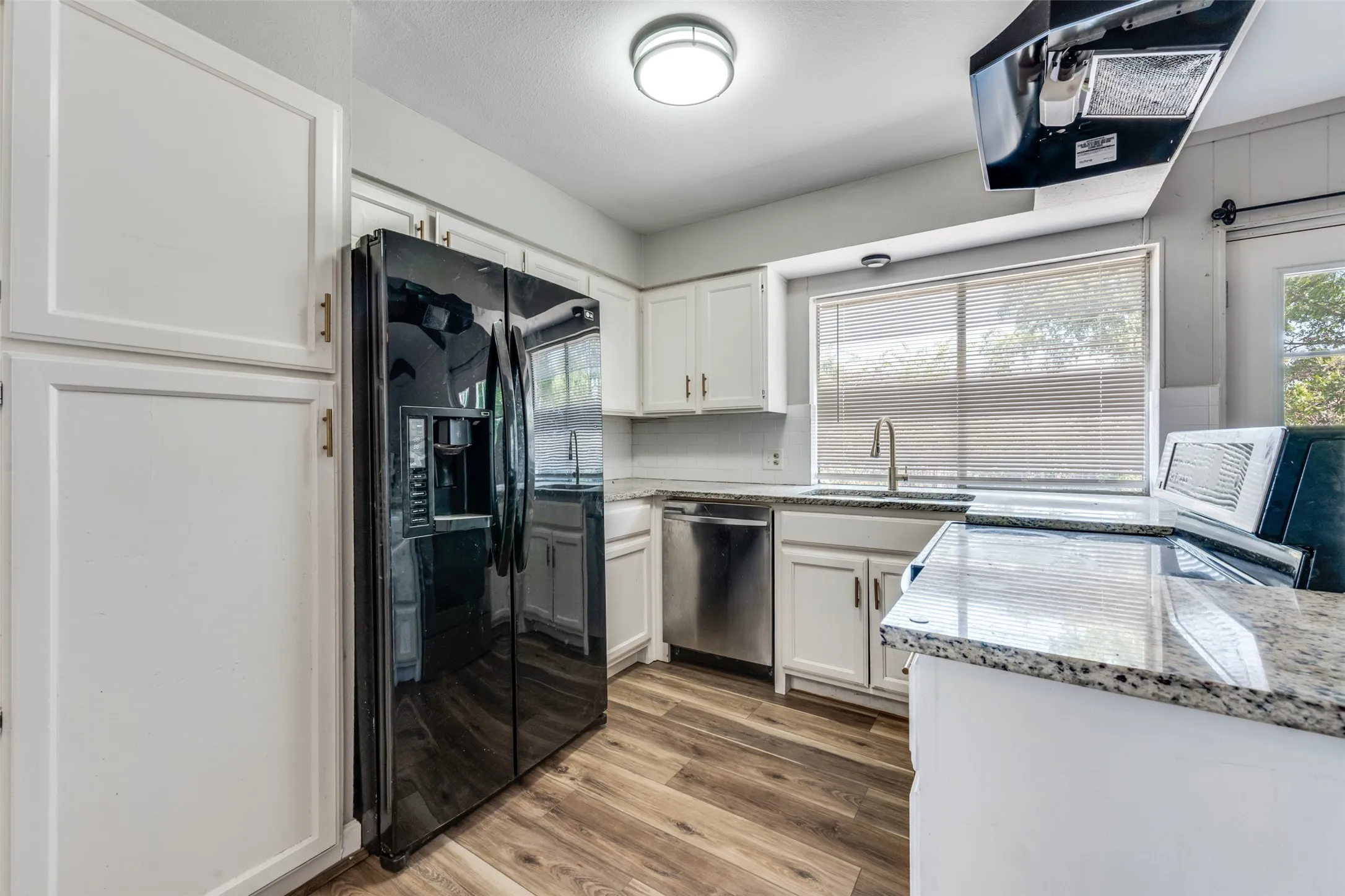 Single Family Residence For Rent in Tarrant County , 7501 Bermejo Road, Fort Worth, Texas 76112, 3 Bedroom, 2 Bathroom, 2 Garage spaces, 1,367 Sqft, built in 1974, mls#21340817, Real Estate Agent in Fort Worth, Homes For Rent in Tarrant county, Homes For Rent in Fort Worth, Realtor in Fort Worth Texas, Real Estate Brokerage Independent Realty Texas, Luminita Cordes Realtor