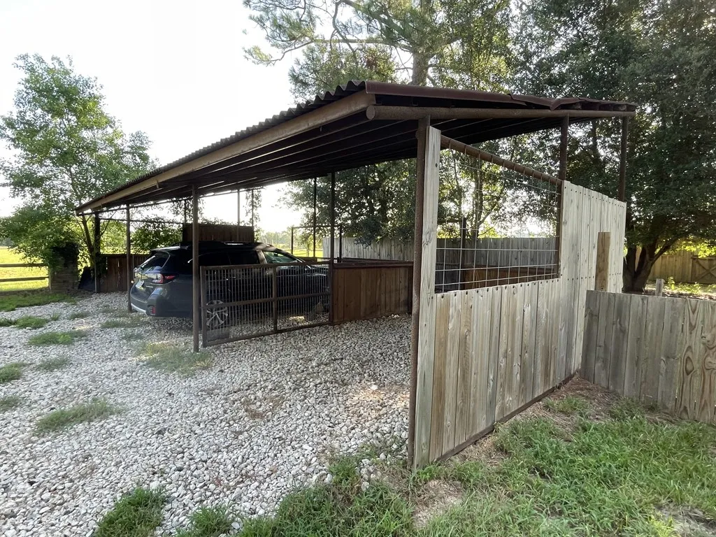Single Family Residence For Sale in Henderson County , 7470 FM 317, Athens, Texas 75752, 3 Bedroom, 3 Bathroom, Garage spaces, 2,848 Sqft, built in 1967, mls#21340805, Real Estate Agent in Athens, Homes For Sale in Henderson county, Homes For Sale in Athens, Realtor in Athens Texas, Real Estate Brokerage Independent Realty Texas, Luminita Cordes Realtor