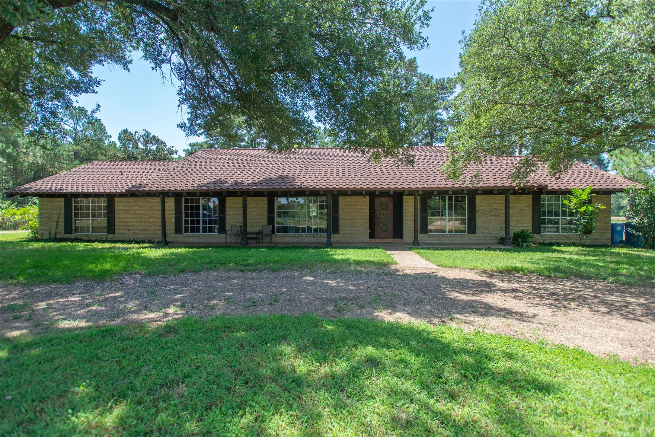 Single Family Residence For Sale in Henderson County , 7470 FM 317, Athens, Texas 75752, 3 Bedroom, 3 Bathroom, Garage spaces, 2,848 Sqft, built in 1967, mls#21340805, Real Estate Agent in Athens, Homes For Sale in Henderson county, Homes For Sale in Athens, Realtor in Athens Texas, Real Estate Brokerage Independent Realty Texas, Luminita Cordes Realtor
