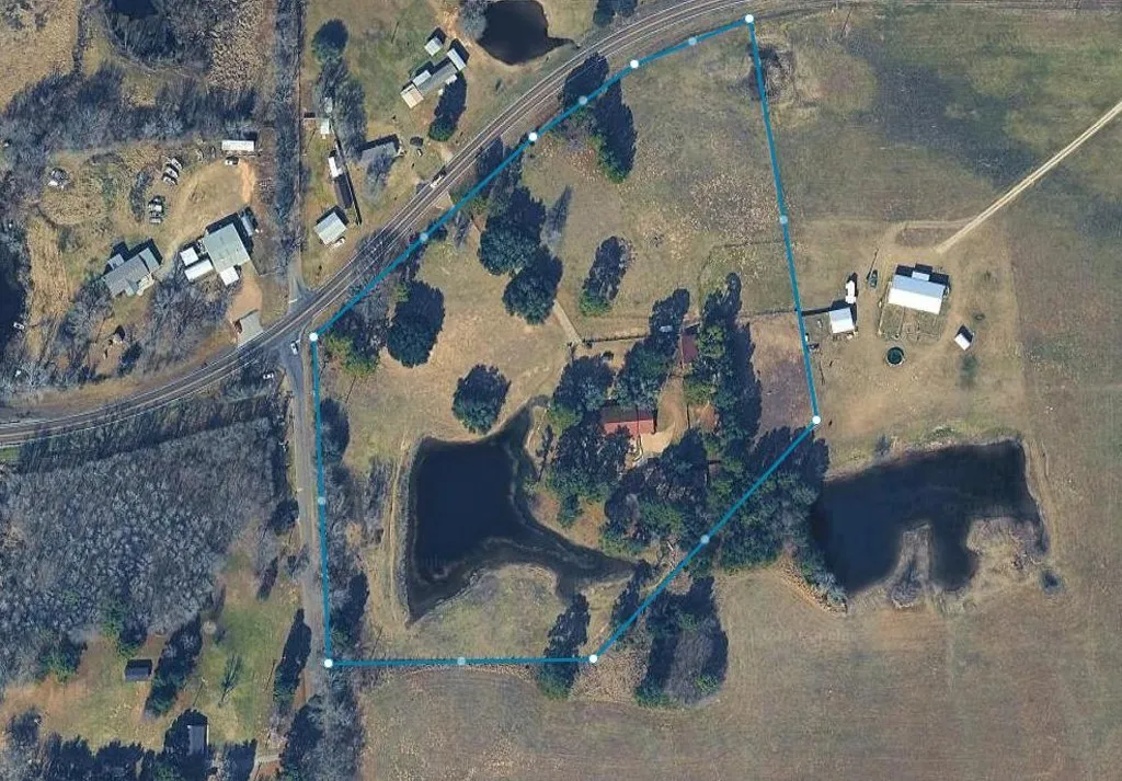 Single Family Residence For Sale in Henderson County , 7470 FM 317, Athens, Texas 75752, 3 Bedroom, 3 Bathroom, Garage spaces, 2,848 Sqft, built in 1967, mls#21340805, Real Estate Agent in Athens, Homes For Sale in Henderson county, Homes For Sale in Athens, Realtor in Athens Texas, Real Estate Brokerage Independent Realty Texas, Luminita Cordes Realtor