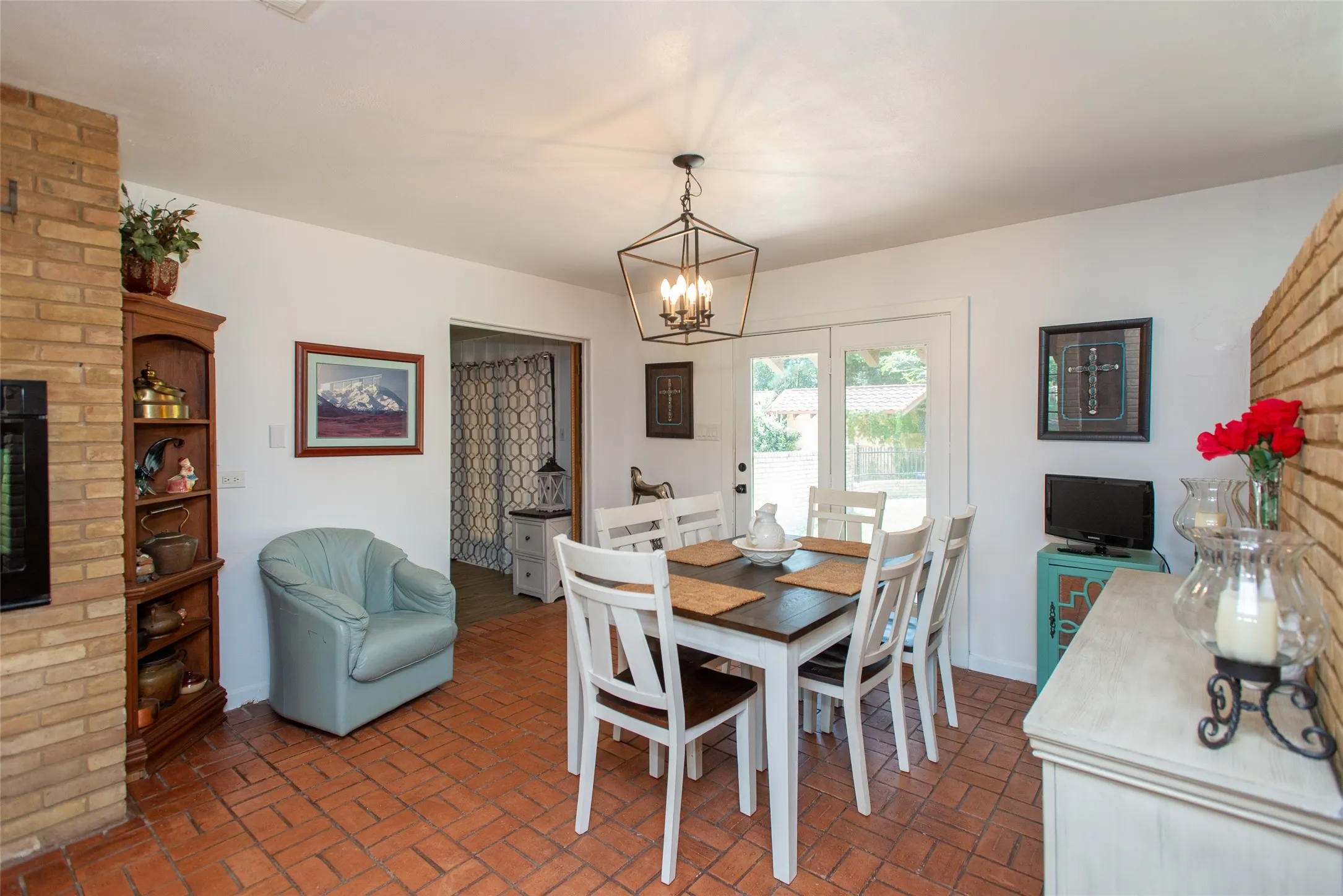 Single Family Residence For Sale in Henderson County , 7470 FM 317, Athens, Texas 75752, 3 Bedroom, 3 Bathroom, Garage spaces, 2,848 Sqft, built in 1967, mls#21340805, Real Estate Agent in Athens, Homes For Sale in Henderson county, Homes For Sale in Athens, Realtor in Athens Texas, Real Estate Brokerage Independent Realty Texas, Luminita Cordes Realtor