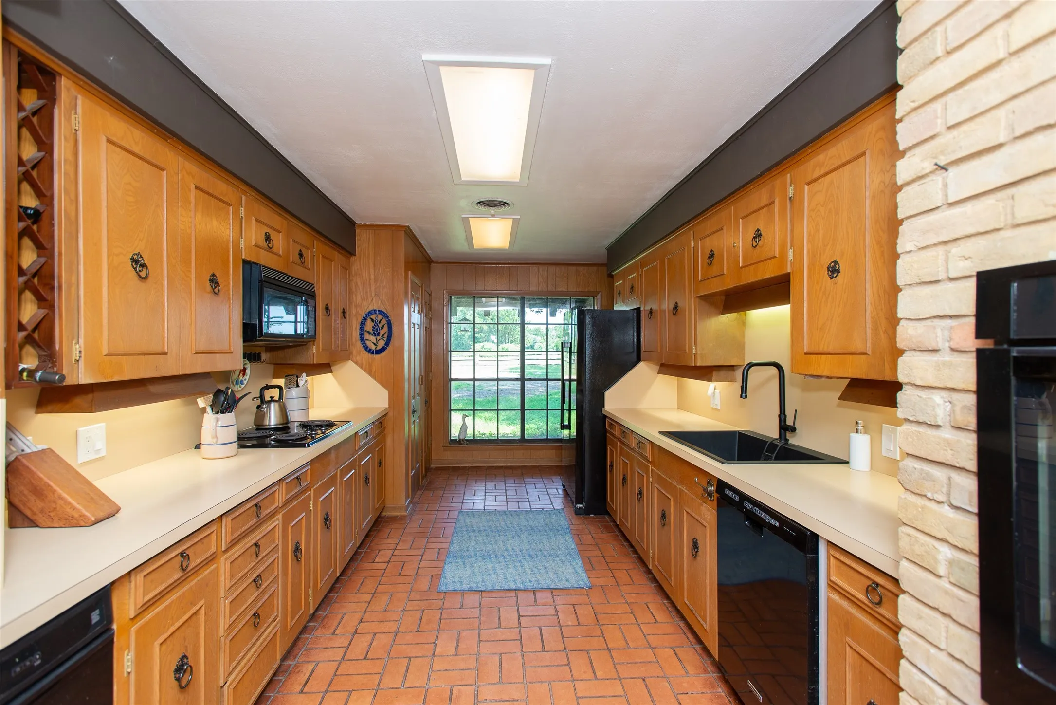 Single Family Residence For Sale in Henderson County , 7470 FM 317, Athens, Texas 75752, 3 Bedroom, 3 Bathroom, Garage spaces, 2,848 Sqft, built in 1967, mls#21340805, Real Estate Agent in Athens, Homes For Sale in Henderson county, Homes For Sale in Athens, Realtor in Athens Texas, Real Estate Brokerage Independent Realty Texas, Luminita Cordes Realtor