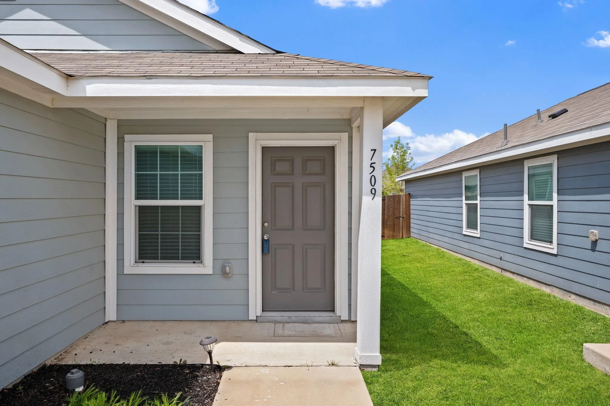 Single Family Residence For Rent in Collin County , 7509 Gray Wolf Lane, Mc Kinney, Texas 75071, 3 Bedroom, 2 Bathroom, 2 Garage spaces, 1,407 Sqft, built in 2021, mls#21340835, Real Estate Agent in Mc Kinney, Homes For Rent in Collin county, Homes For Rent in Mc Kinney, Realtor in Mc Kinney Texas, Real Estate Brokerage Independent Realty Texas, Luminita Cordes Realtor