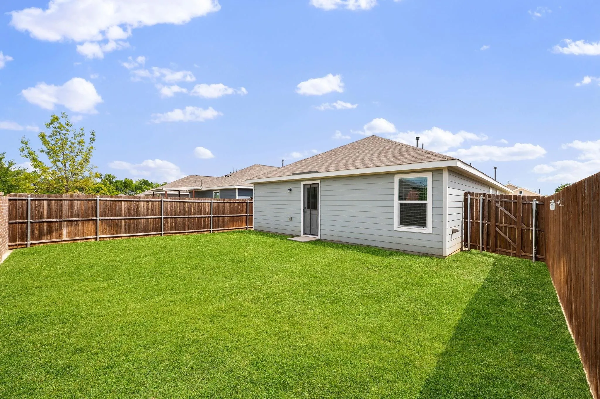 Single Family Residence For Rent in Collin County , 7509 Gray Wolf Lane, Mc Kinney, Texas 75071, 3 Bedroom, 2 Bathroom, 2 Garage spaces, 1,407 Sqft, built in 2021, mls#21340835, Real Estate Agent in Mc Kinney, Homes For Rent in Collin county, Homes For Rent in Mc Kinney, Realtor in Mc Kinney Texas, Real Estate Brokerage Independent Realty Texas, Luminita Cordes Realtor