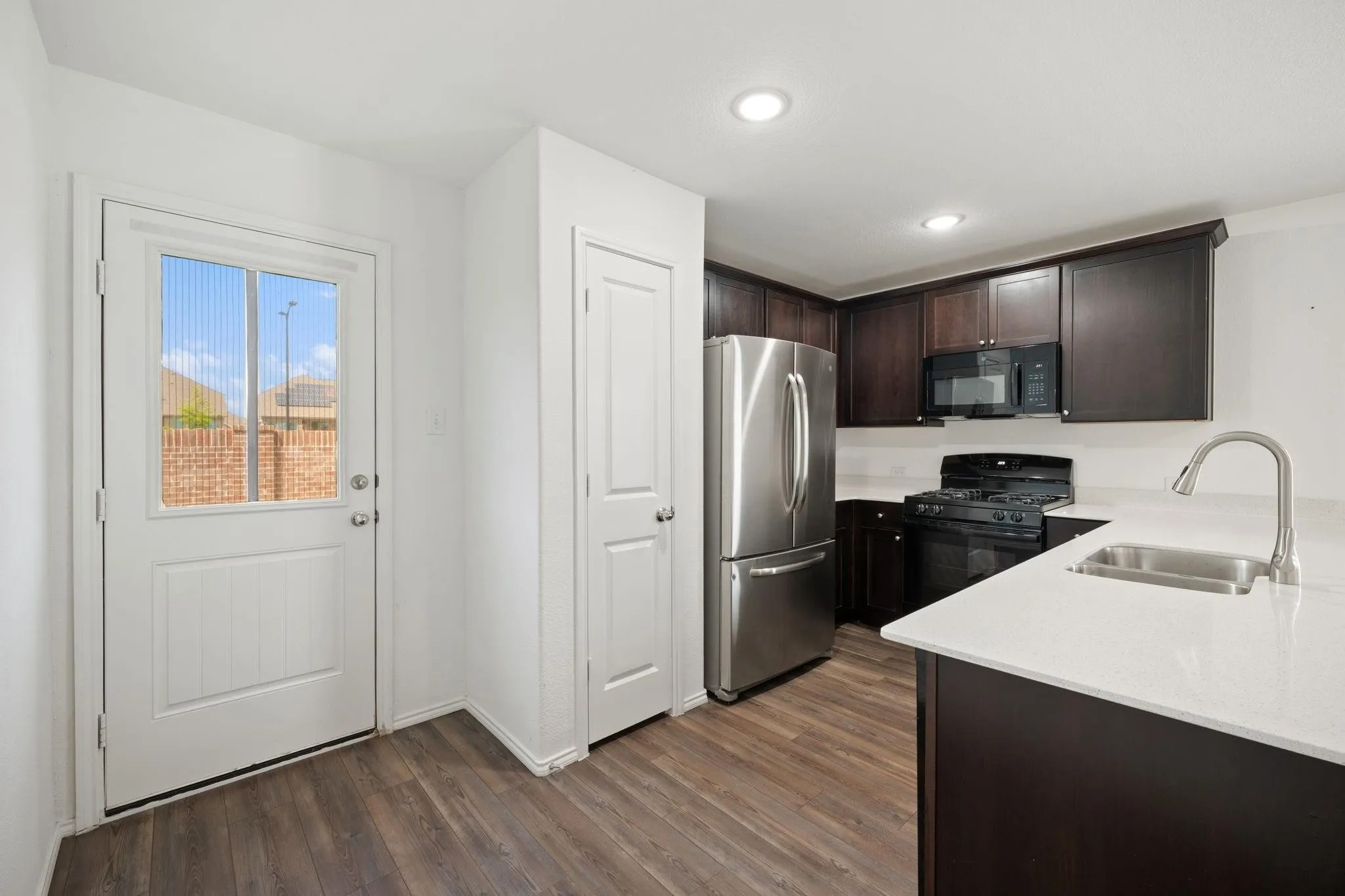 Single Family Residence For Rent in Collin County , 7509 Gray Wolf Lane, Mc Kinney, Texas 75071, 3 Bedroom, 2 Bathroom, 2 Garage spaces, 1,407 Sqft, built in 2021, mls#21340835, Real Estate Agent in Mc Kinney, Homes For Rent in Collin county, Homes For Rent in Mc Kinney, Realtor in Mc Kinney Texas, Real Estate Brokerage Independent Realty Texas, Luminita Cordes Realtor