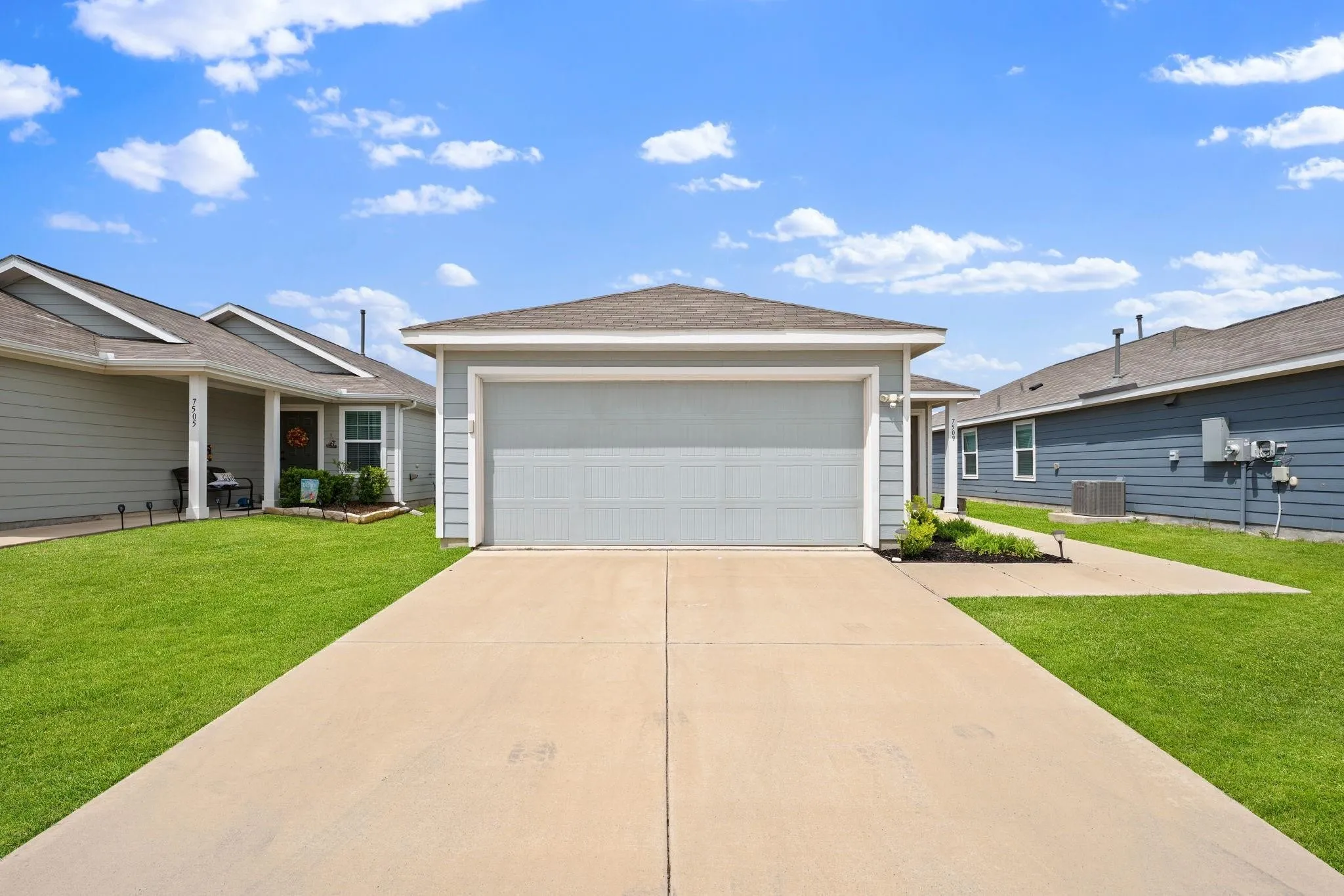 Single Family Residence For Rent in Collin County , 7509 Gray Wolf Lane, Mc Kinney, Texas 75071, 3 Bedroom, 2 Bathroom, 2 Garage spaces, 1,407 Sqft, built in 2021, mls#21340835, Real Estate Agent in Mc Kinney, Homes For Rent in Collin county, Homes For Rent in Mc Kinney, Realtor in Mc Kinney Texas, Real Estate Brokerage Independent Realty Texas, Luminita Cordes Realtor