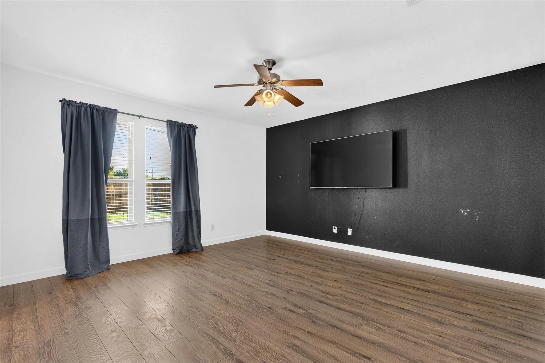 Single Family Residence For Sale in Collin County , 502 Fountain View Lane, Josephine, Texas 75173, 4 Bedroom, 3 Bathroom, 2 Garage spaces, 2,255 Sqft, built in 2013, mls#21339379, Real Estate Agent in Josephine, Homes For Sale in Collin county, Homes For Sale in Josephine, Realtor in Josephine Texas, Real Estate Brokerage Independent Realty Texas, Luminita Cordes Realtor
