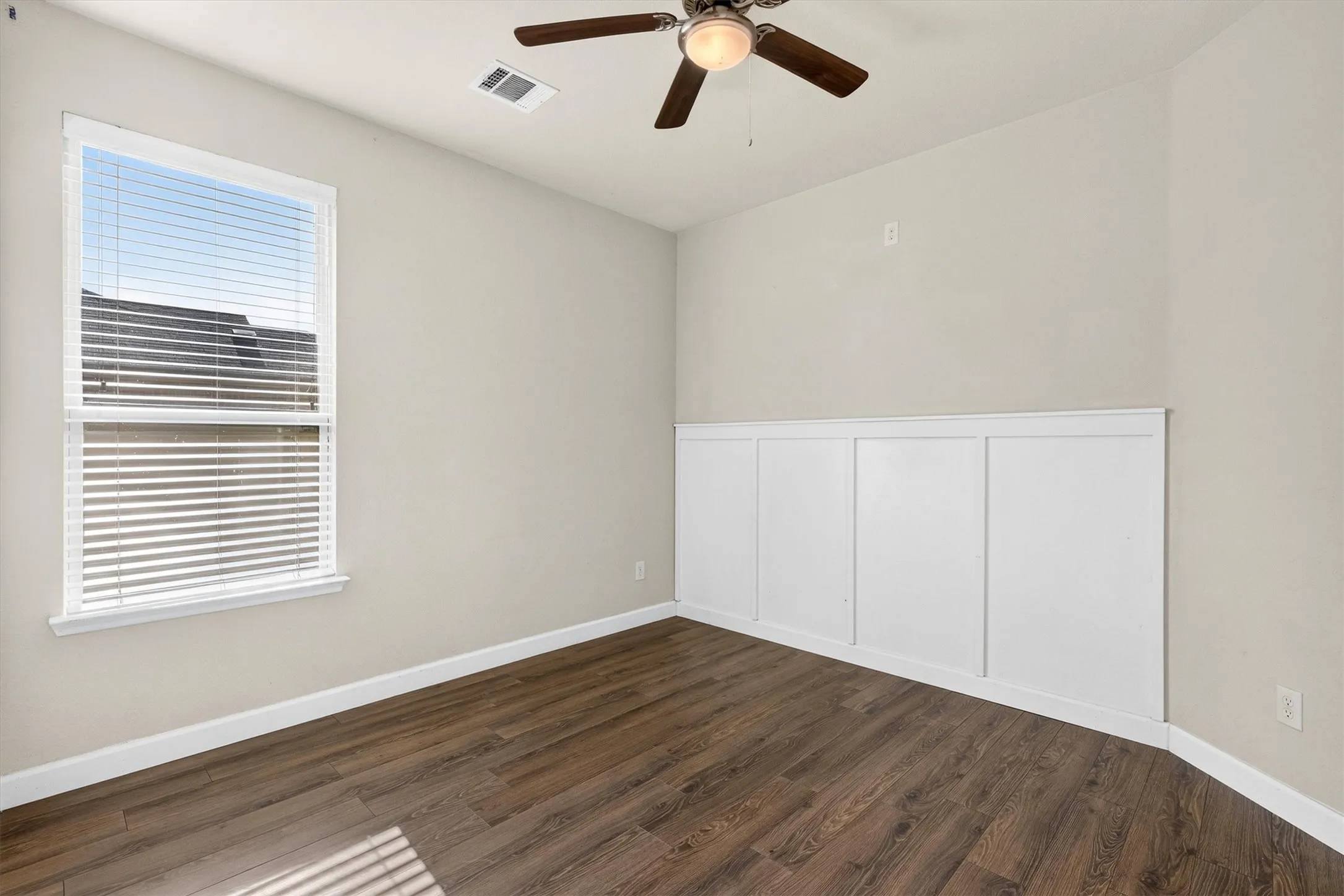 Single Family Residence For Sale in Collin County , 502 Fountain View Lane, Josephine, Texas 75173, 4 Bedroom, 3 Bathroom, 2 Garage spaces, 2,255 Sqft, built in 2013, mls#21339379, Real Estate Agent in Josephine, Homes For Sale in Collin county, Homes For Sale in Josephine, Realtor in Josephine Texas, Real Estate Brokerage Independent Realty Texas, Luminita Cordes Realtor