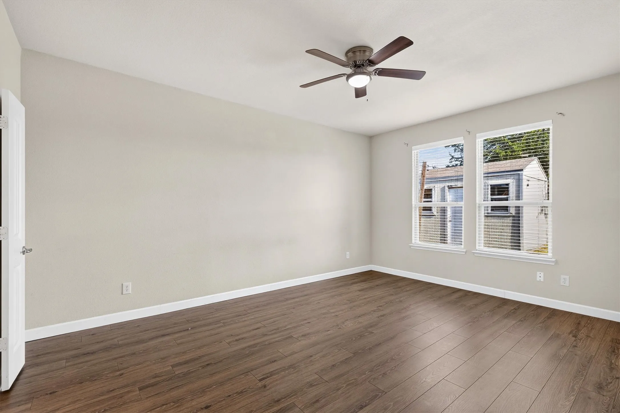 Single Family Residence For Sale in Collin County , 502 Fountain View Lane, Josephine, Texas 75173, 4 Bedroom, 3 Bathroom, 2 Garage spaces, 2,255 Sqft, built in 2013, mls#21339379, Real Estate Agent in Josephine, Homes For Sale in Collin county, Homes For Sale in Josephine, Realtor in Josephine Texas, Real Estate Brokerage Independent Realty Texas, Luminita Cordes Realtor