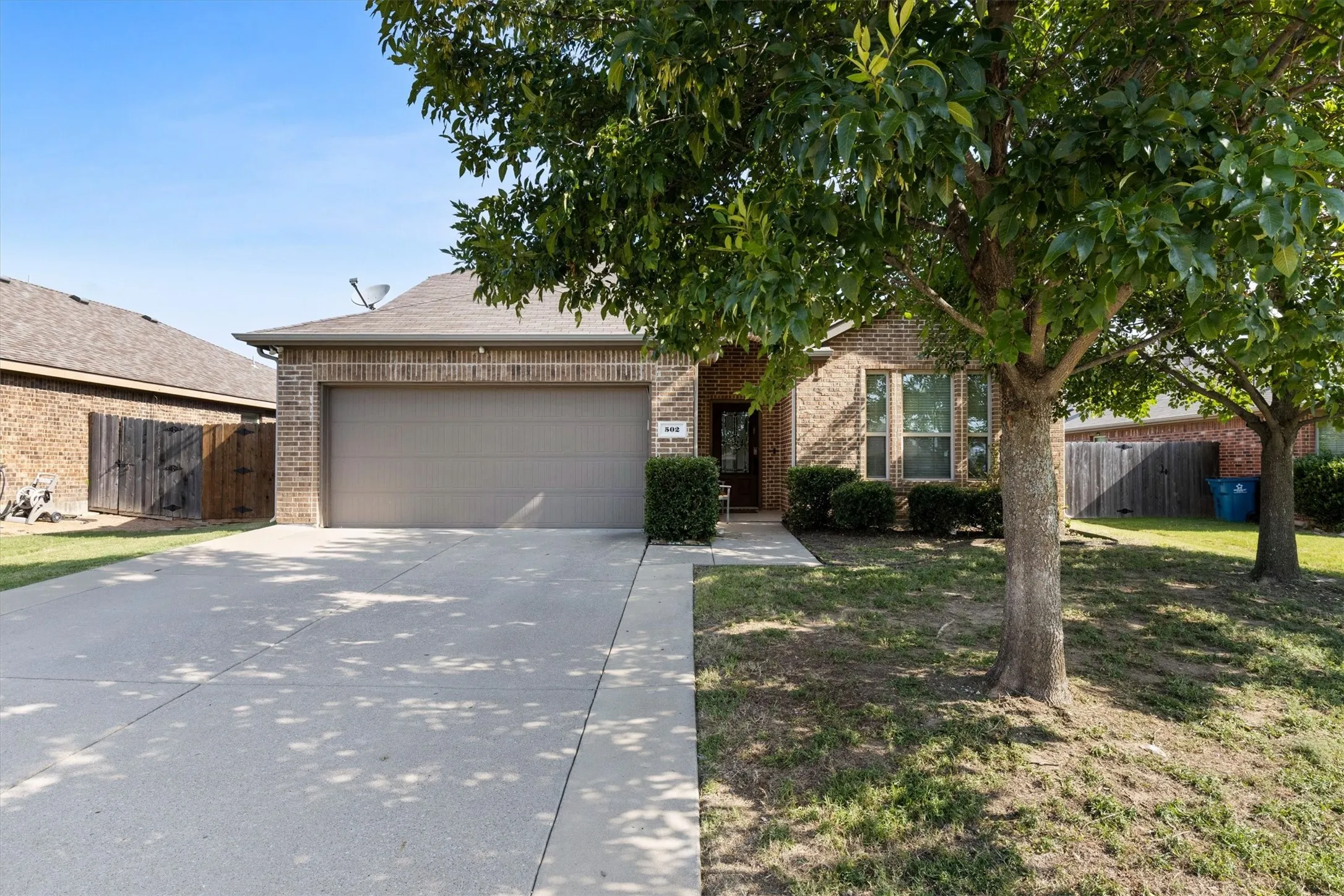 Single Family Residence For Sale in Collin County , 502 Fountain View Lane, Josephine, Texas 75173, 4 Bedroom, 3 Bathroom, 2 Garage spaces, 2,255 Sqft, built in 2013, mls#21339379, Real Estate Agent in Josephine, Homes For Sale in Collin county, Homes For Sale in Josephine, Realtor in Josephine Texas, Real Estate Brokerage Independent Realty Texas, Luminita Cordes Realtor