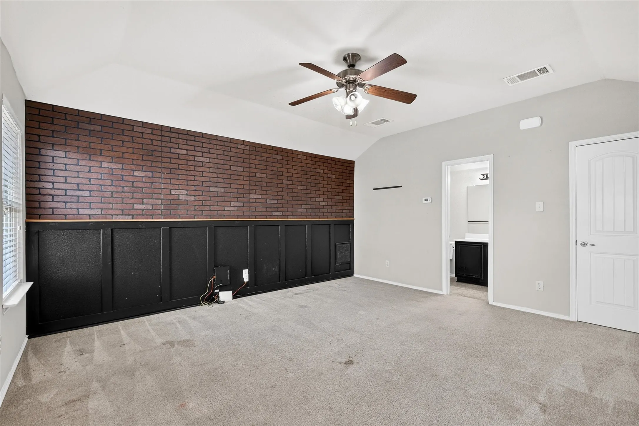 Bonus bedroom or 4th bedroom