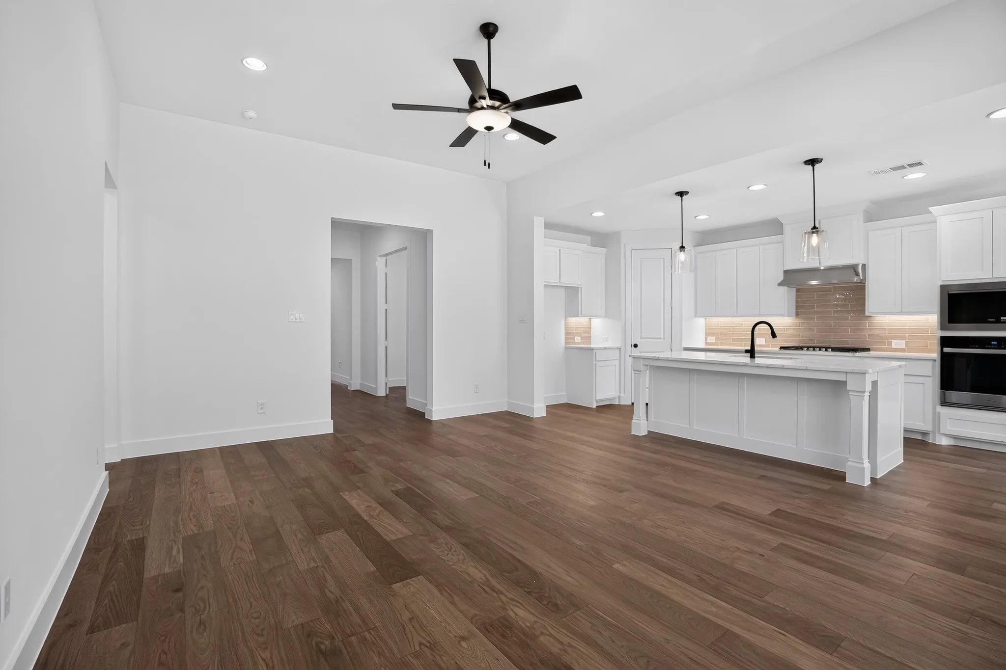Single Family Residence For Sale in Wise County , 132 Buffalo Boulevard, Rhome, Texas 76078, 3 Bedroom, 3 Bathroom, 2 Garage spaces, 2,195 Sqft, built in 2026, mls#21340840, Real Estate Agent in Rhome, Homes For Sale in Wise county, Homes For Sale in Rhome, Realtor in Rhome Texas, Real Estate Brokerage Independent Realty Texas, Luminita Cordes Realtor