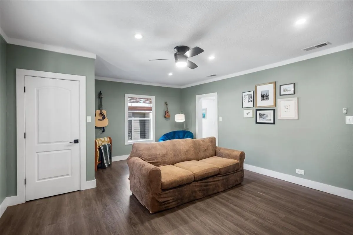 Single Family Residence For Sale in Smith County , 14340 HWY 110 N, Tyler, Texas 75704, 2 Bedroom, 2 Bathroom, Garage spaces, 1,398 Sqft, built in 1940, Price $229,999, mls#21340837, Real Estate Agent in Tyler, Homes For Sale in Smith county, Homes For Sale in Tyler, Realtor in Tyler Texas, Real Estate Brokerage Independent Realty Texas, Luminita Cordes Realtor