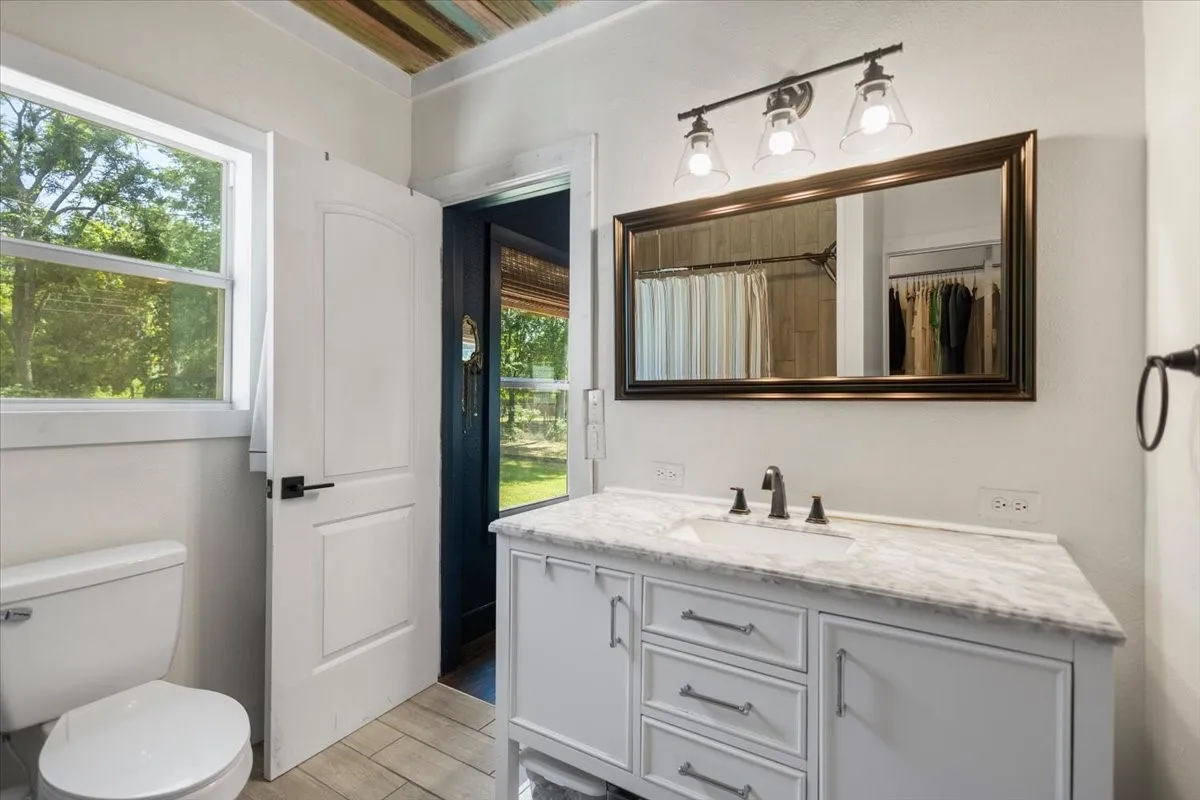 Single Family Residence For Sale in Smith County , 14340 HWY 110 N, Tyler, Texas 75704, 2 Bedroom, 2 Bathroom, Garage spaces, 1,398 Sqft, built in 1940, Price $229,999, mls#21340837, Real Estate Agent in Tyler, Homes For Sale in Smith county, Homes For Sale in Tyler, Realtor in Tyler Texas, Real Estate Brokerage Independent Realty Texas, Luminita Cordes Realtor