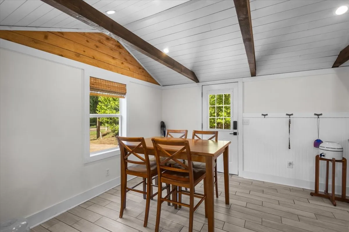 Single Family Residence For Sale in Smith County , 14340 HWY 110 N, Tyler, Texas 75704, 2 Bedroom, 2 Bathroom, Garage spaces, 1,398 Sqft, built in 1940, Price $229,999, mls#21340837, Real Estate Agent in Tyler, Homes For Sale in Smith county, Homes For Sale in Tyler, Realtor in Tyler Texas, Real Estate Brokerage Independent Realty Texas, Luminita Cordes Realtor