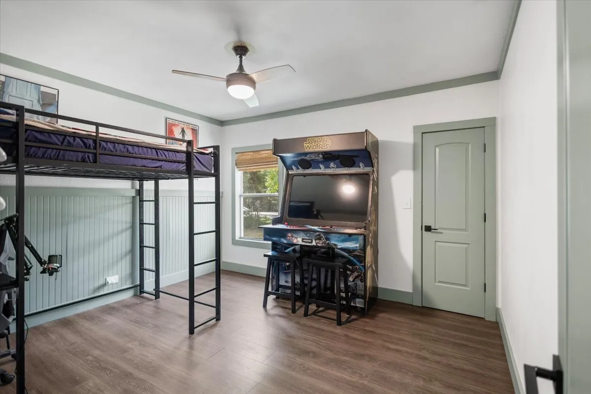 Single Family Residence For Sale in Smith County , 14340 HWY 110 N, Tyler, Texas 75704, 2 Bedroom, 2 Bathroom, Garage spaces, 1,398 Sqft, built in 1940, Price $229,999, mls#21340837, Real Estate Agent in Tyler, Homes For Sale in Smith county, Homes For Sale in Tyler, Realtor in Tyler Texas, Real Estate Brokerage Independent Realty Texas, Luminita Cordes Realtor