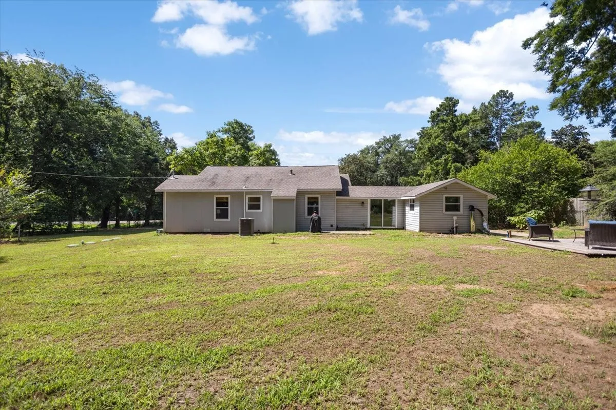 Single Family Residence For Sale in Smith County , 14340 HWY 110 N, Tyler, Texas 75704, 2 Bedroom, 2 Bathroom, Garage spaces, 1,398 Sqft, built in 1940, Price $229,999, mls#21340837, Real Estate Agent in Tyler, Homes For Sale in Smith county, Homes For Sale in Tyler, Realtor in Tyler Texas, Real Estate Brokerage Independent Realty Texas, Luminita Cordes Realtor