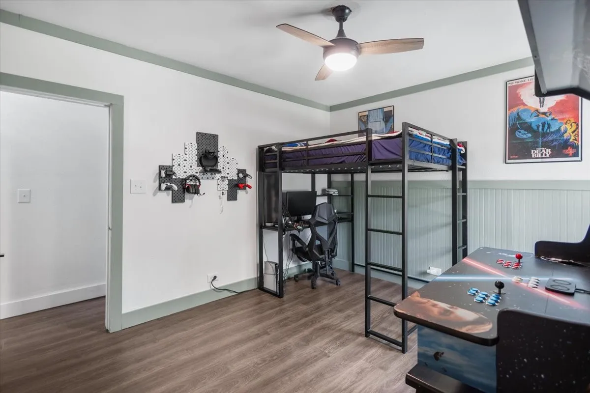 Single Family Residence For Sale in Smith County , 14340 HWY 110 N, Tyler, Texas 75704, 2 Bedroom, 2 Bathroom, Garage spaces, 1,398 Sqft, built in 1940, Price $229,999, mls#21340837, Real Estate Agent in Tyler, Homes For Sale in Smith county, Homes For Sale in Tyler, Realtor in Tyler Texas, Real Estate Brokerage Independent Realty Texas, Luminita Cordes Realtor