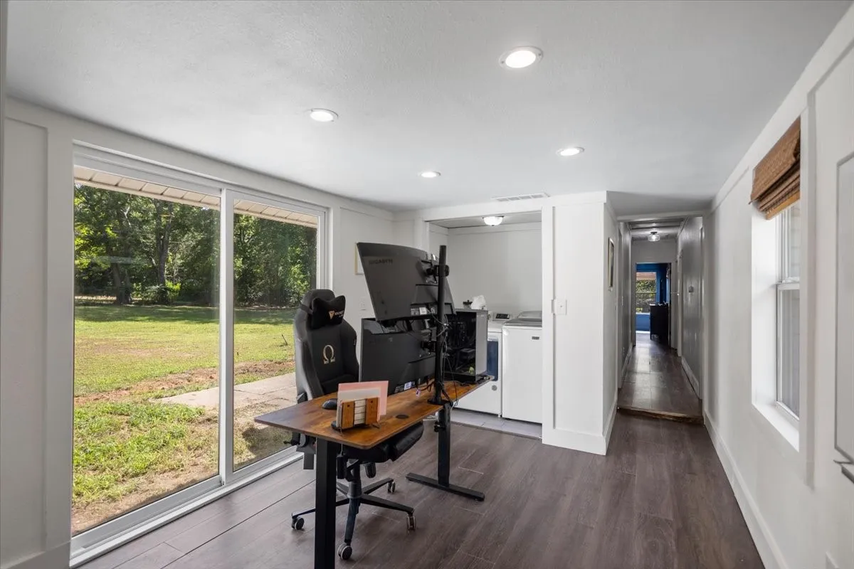 Single Family Residence For Sale in Smith County , 14340 HWY 110 N, Tyler, Texas 75704, 2 Bedroom, 2 Bathroom, Garage spaces, 1,398 Sqft, built in 1940, Price $229,999, mls#21340837, Real Estate Agent in Tyler, Homes For Sale in Smith county, Homes For Sale in Tyler, Realtor in Tyler Texas, Real Estate Brokerage Independent Realty Texas, Luminita Cordes Realtor