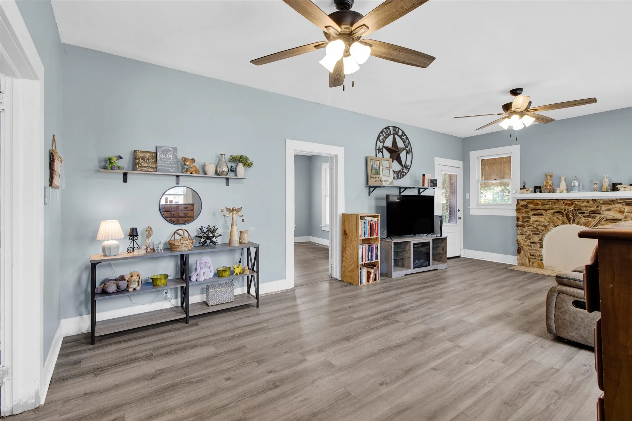 Single Family Residence For Sale in Harrison County , 106 N College Street, Marshall, Texas 75670, 3 Bedroom, 2 Bathroom, Garage spaces, 1,636 Sqft, built in 1925, mls#21339623, Real Estate Agent in Marshall, Homes For Sale in Harrison county, Homes For Sale in Marshall, Realtor in Marshall Texas, Real Estate Brokerage Independent Realty Texas, Luminita Cordes Realtor